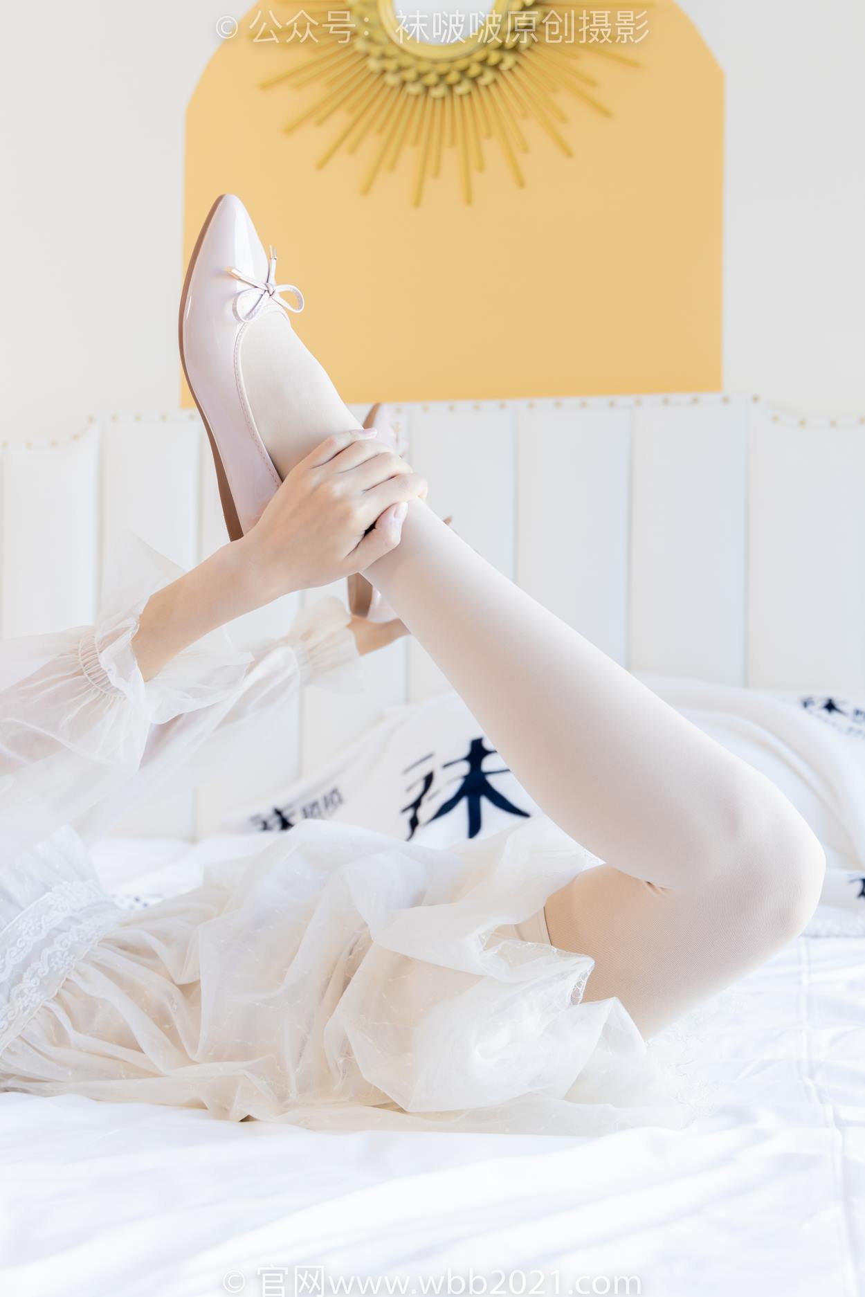 图片[37]-[BoBoSocks袜啵啵]NO.532 奶油-平底鞋、厚肉丝、瑜伽动作,皮筋绑脚老头乐挠脚剧情[116P] – 速更版-美库