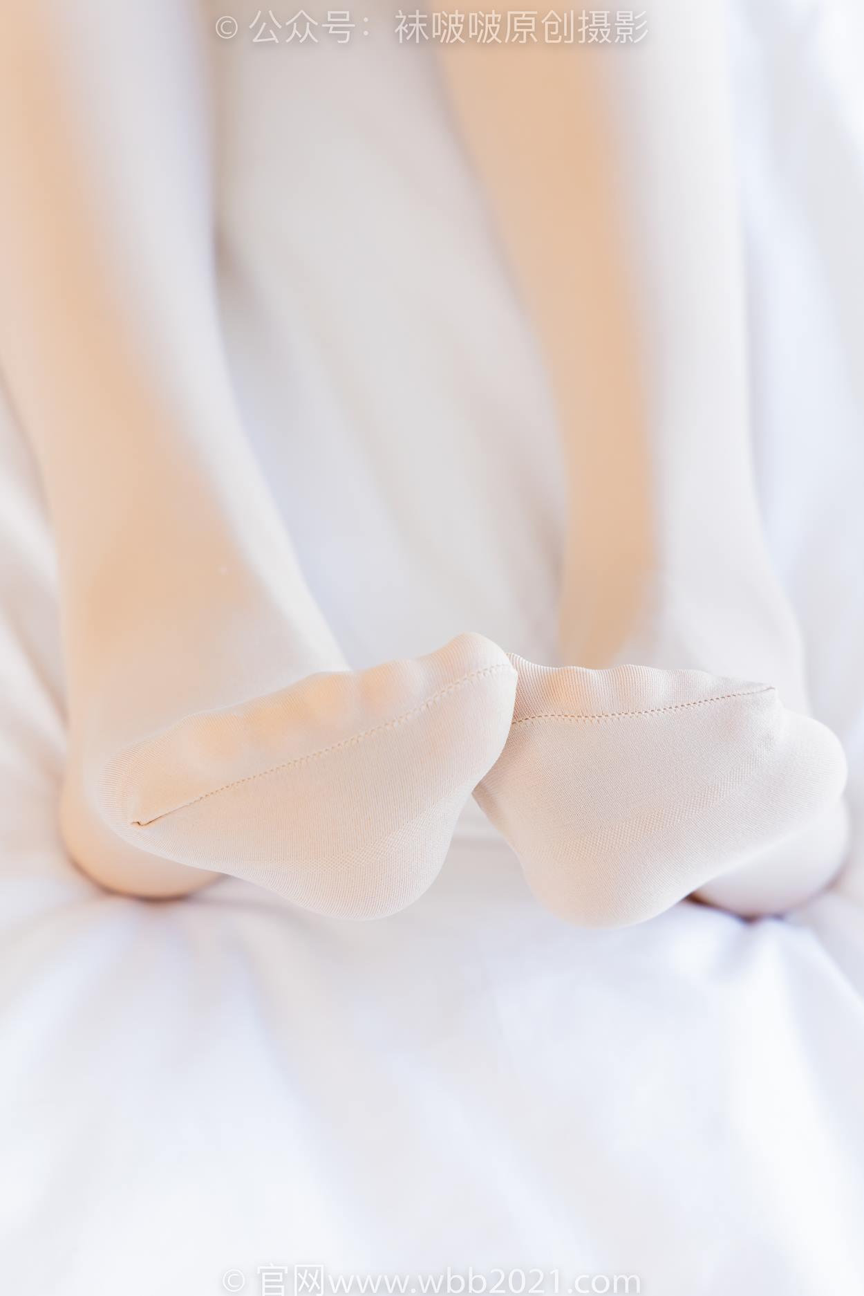 图片[59]-[BoBoSocks袜啵啵]NO.532 奶油-平底鞋、厚肉丝、瑜伽动作,皮筋绑脚老头乐挠脚剧情[116P] – 速更版-美库