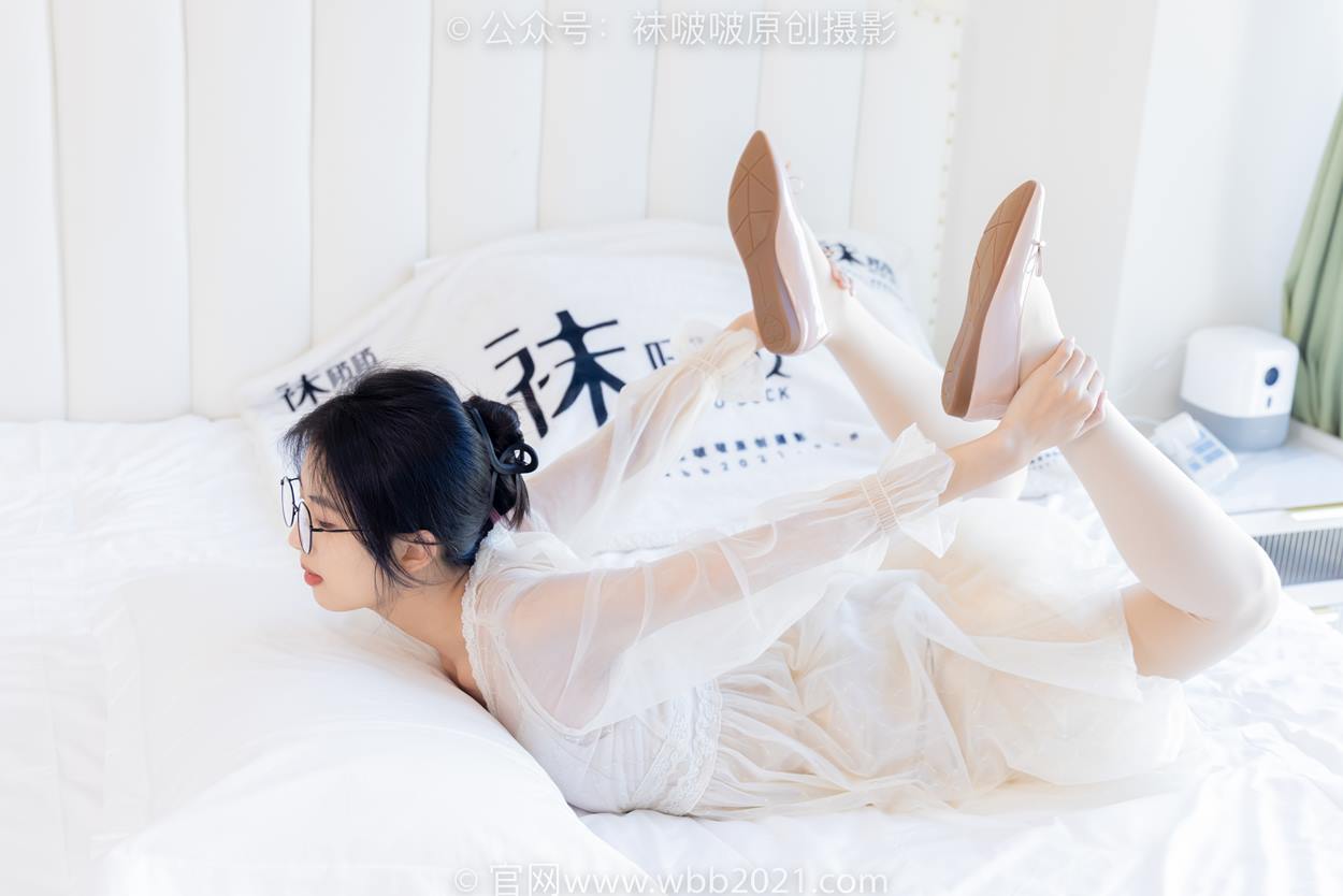 图片[75]-[BoBoSocks袜啵啵]NO.532 奶油-平底鞋、厚肉丝、瑜伽动作,皮筋绑脚老头乐挠脚剧情[116P] – 速更版-美库