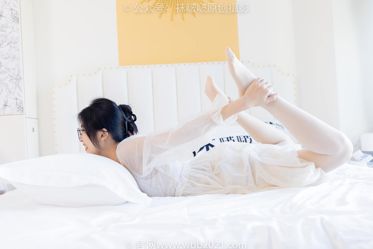 图片[93]-[BoBoSocks袜啵啵]NO.532 奶油-平底鞋、厚肉丝、瑜伽动作,皮筋绑脚老头乐挠脚剧情[116P] – 速更版-美库