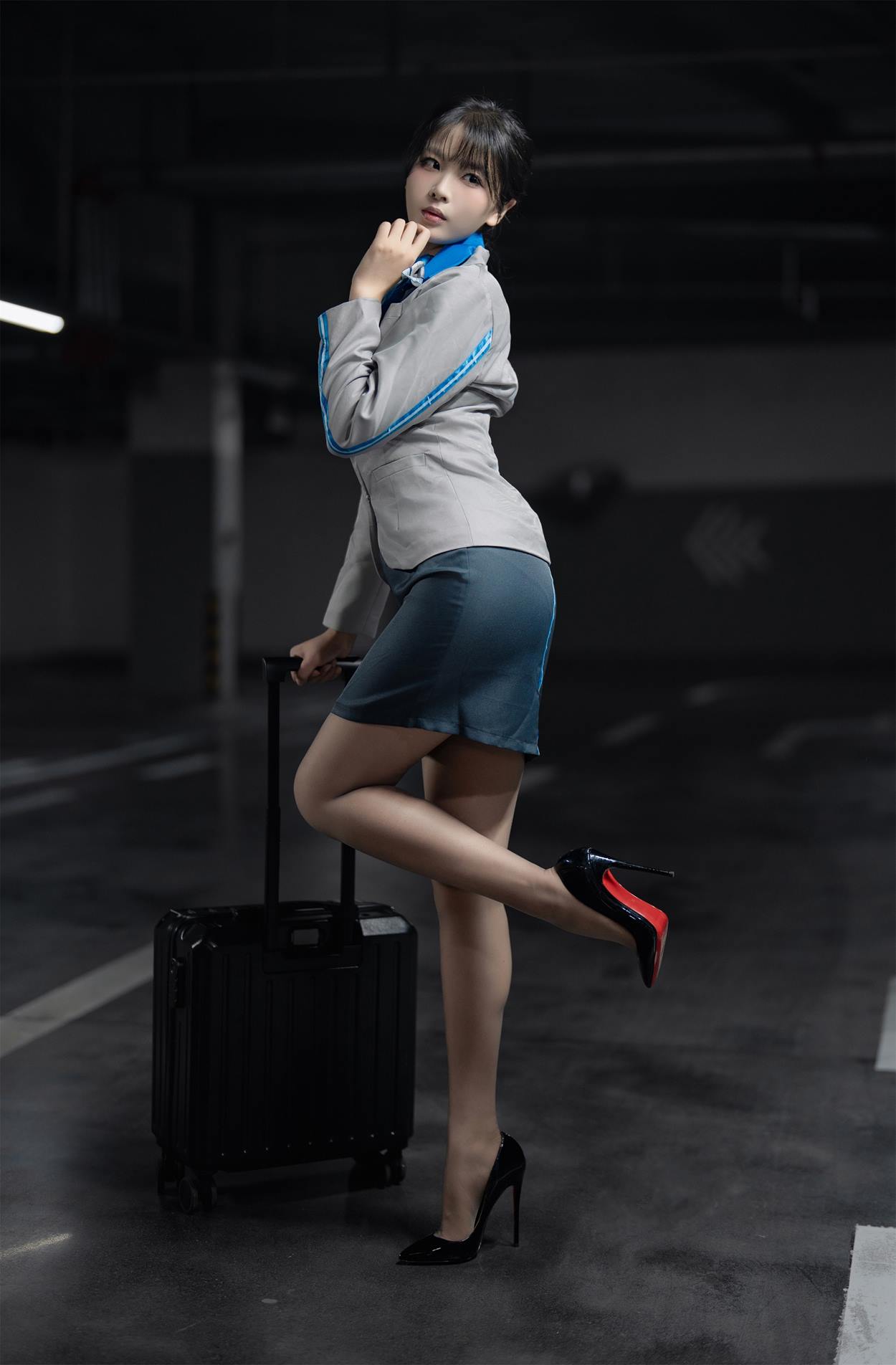 图片[14]-轩萧学姐 NO.079 – 空姐车库[18P] – 速更版-美库