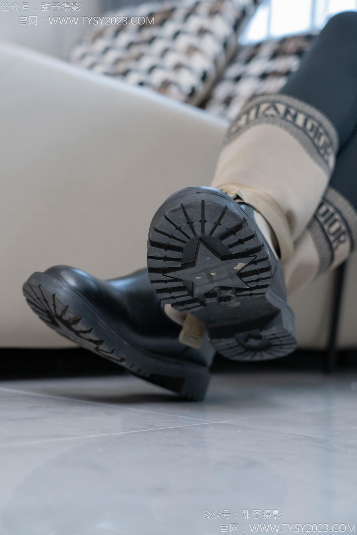 图片[10]-甜予摄影 NO.155 咖啡豆-靴子、脏袜子、裸足[92P] – 速更版-美库
