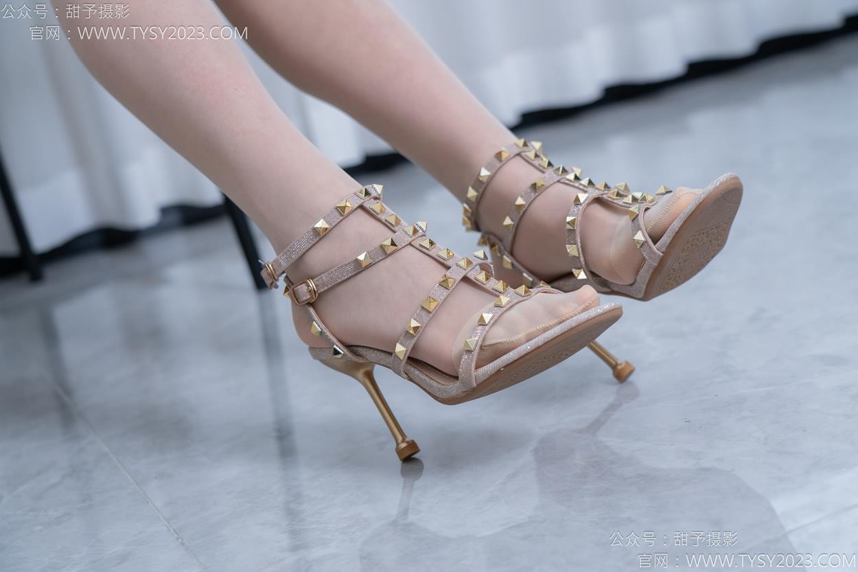 图片[19]-甜予摄影 NO.156 咻咻-高跟鞋、薄肉丝[135P] – 速更版-美库