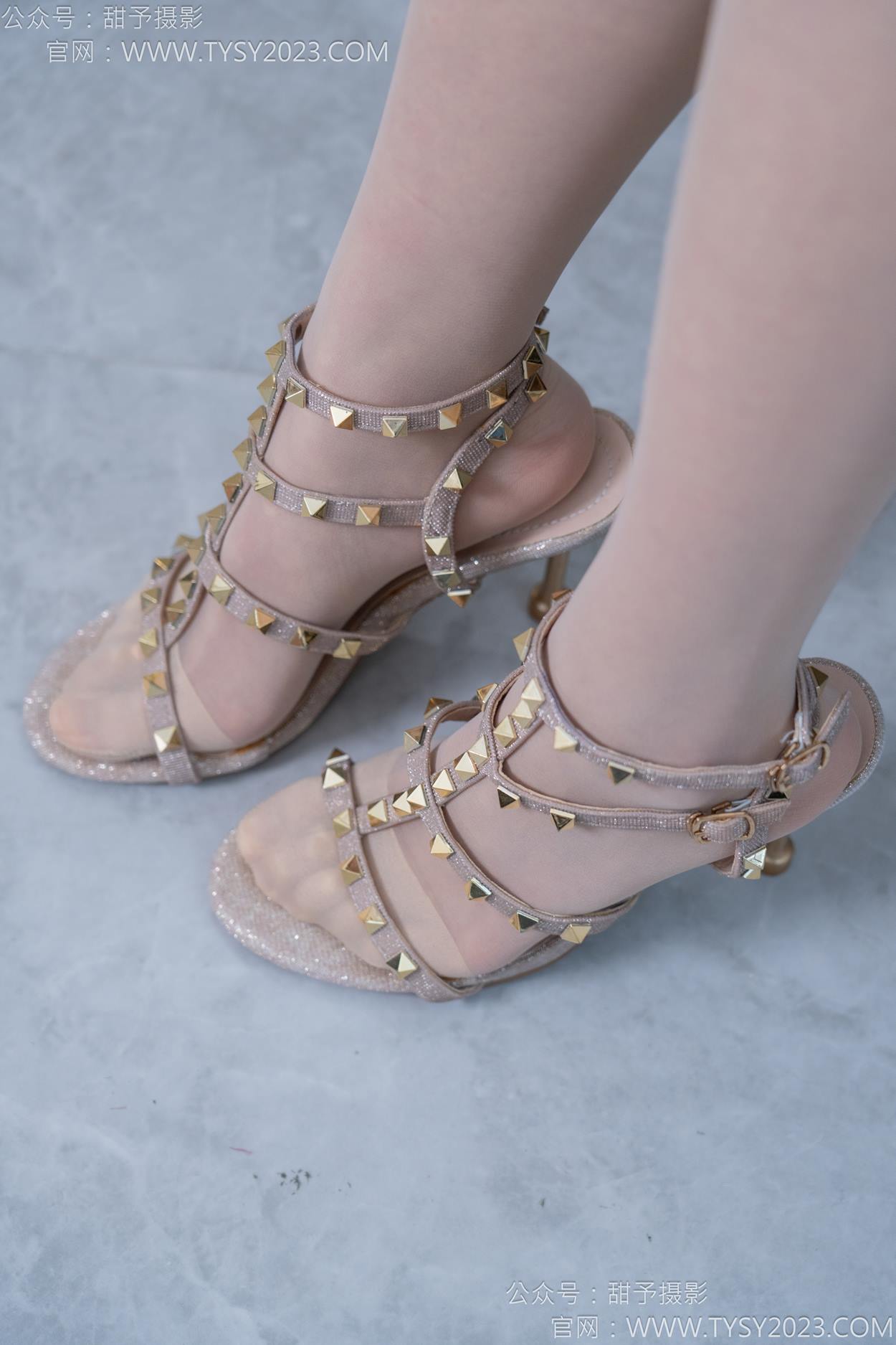 图片[24]-甜予摄影 NO.156 咻咻-高跟鞋、薄肉丝[135P] – 速更版-美库