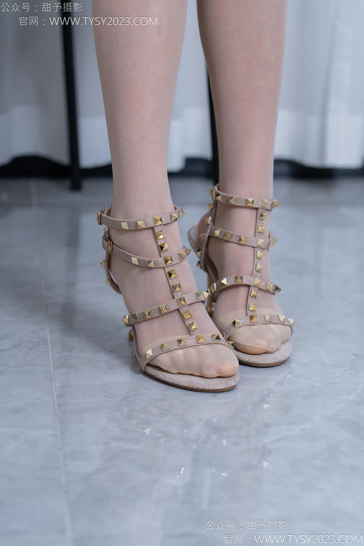 图片[26]-甜予摄影 NO.156 咻咻-高跟鞋、薄肉丝[135P] – 速更版-美库