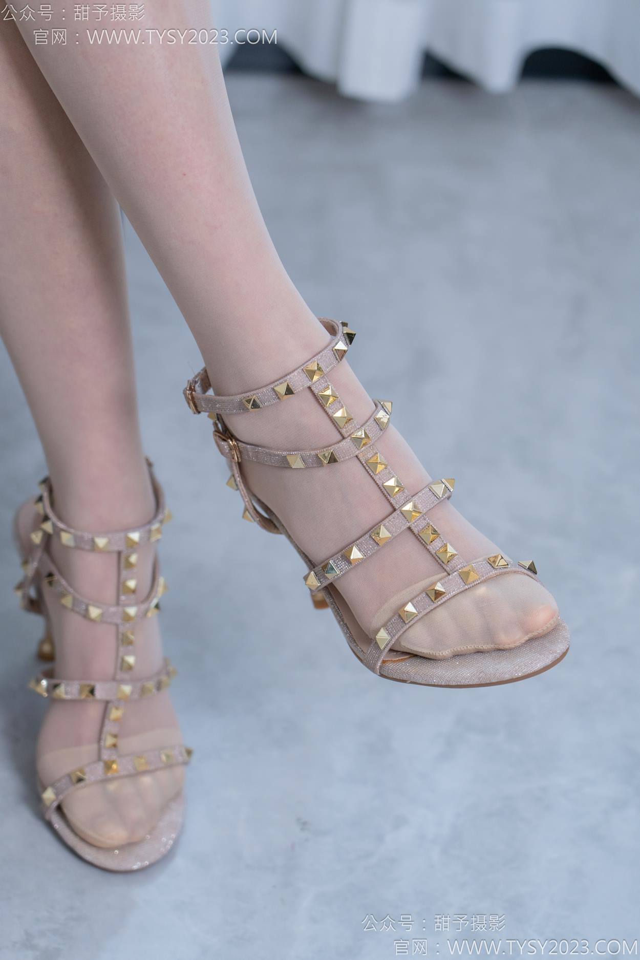 图片[37]-甜予摄影 NO.156 咻咻-高跟鞋、薄肉丝[135P] – 速更版-美库