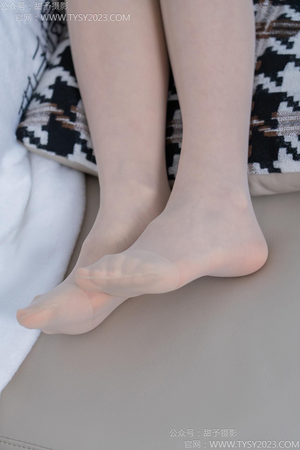 图片[111]-甜予摄影 NO.156 咻咻-高跟鞋、薄肉丝[135P] – 速更版-美库