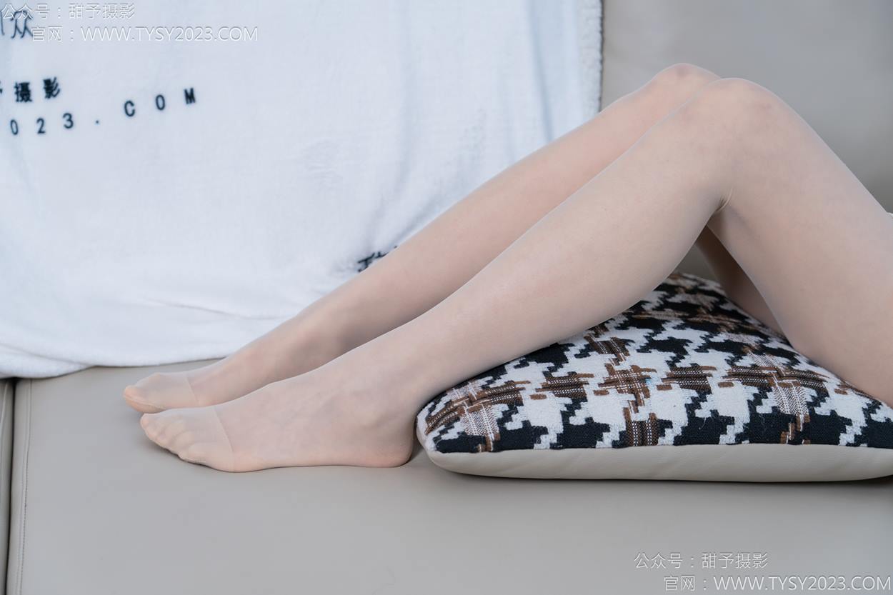 图片[121]-甜予摄影 NO.156 咻咻-高跟鞋、薄肉丝[135P] – 速更版-美库