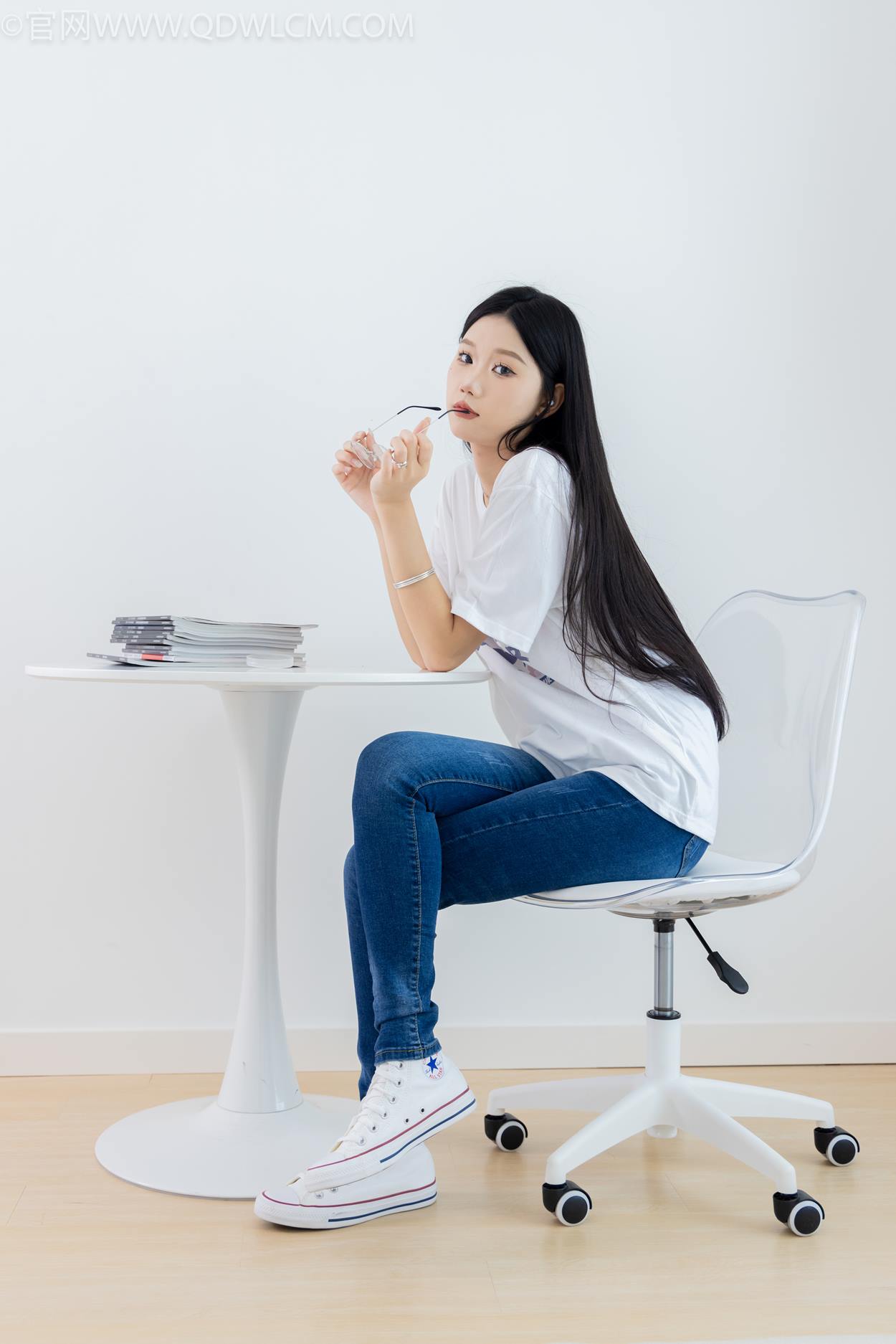 图片[35]-物恋传媒 NO.2329 小竹-帆布鞋、白船袜、肚子疼揉肚子剧情[158P] – 速更版-美库