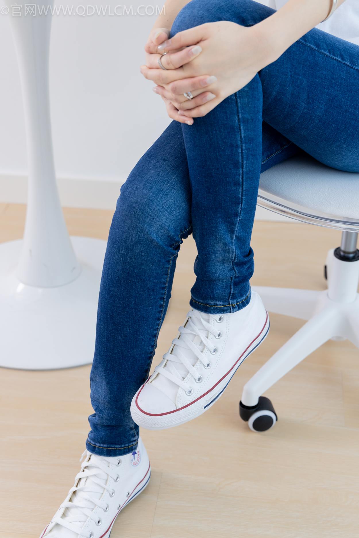 图片[51]-物恋传媒 NO.2329 小竹-帆布鞋、白船袜、肚子疼揉肚子剧情[158P] – 速更版-美库