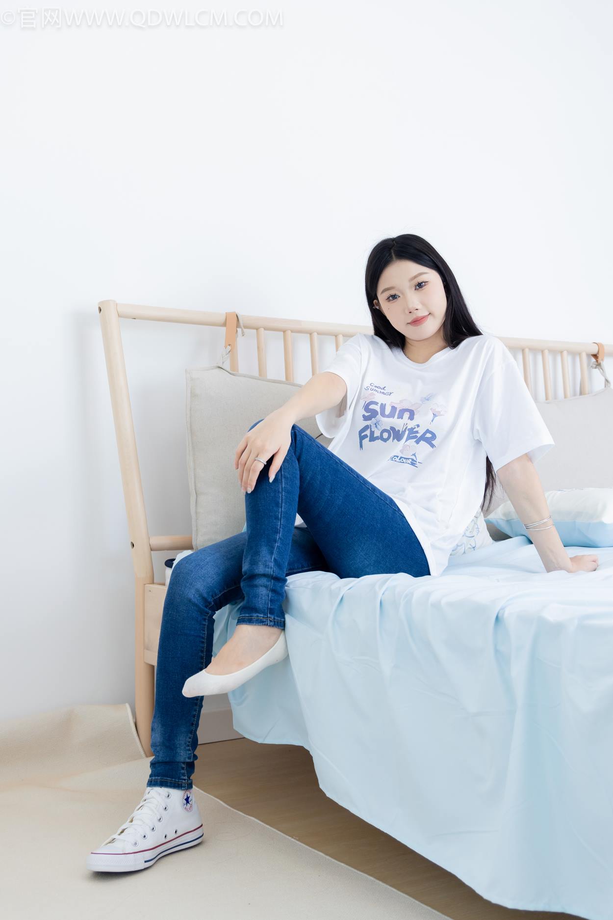 图片[70]-物恋传媒 NO.2329 小竹-帆布鞋、白船袜、肚子疼揉肚子剧情[158P] – 速更版-美库