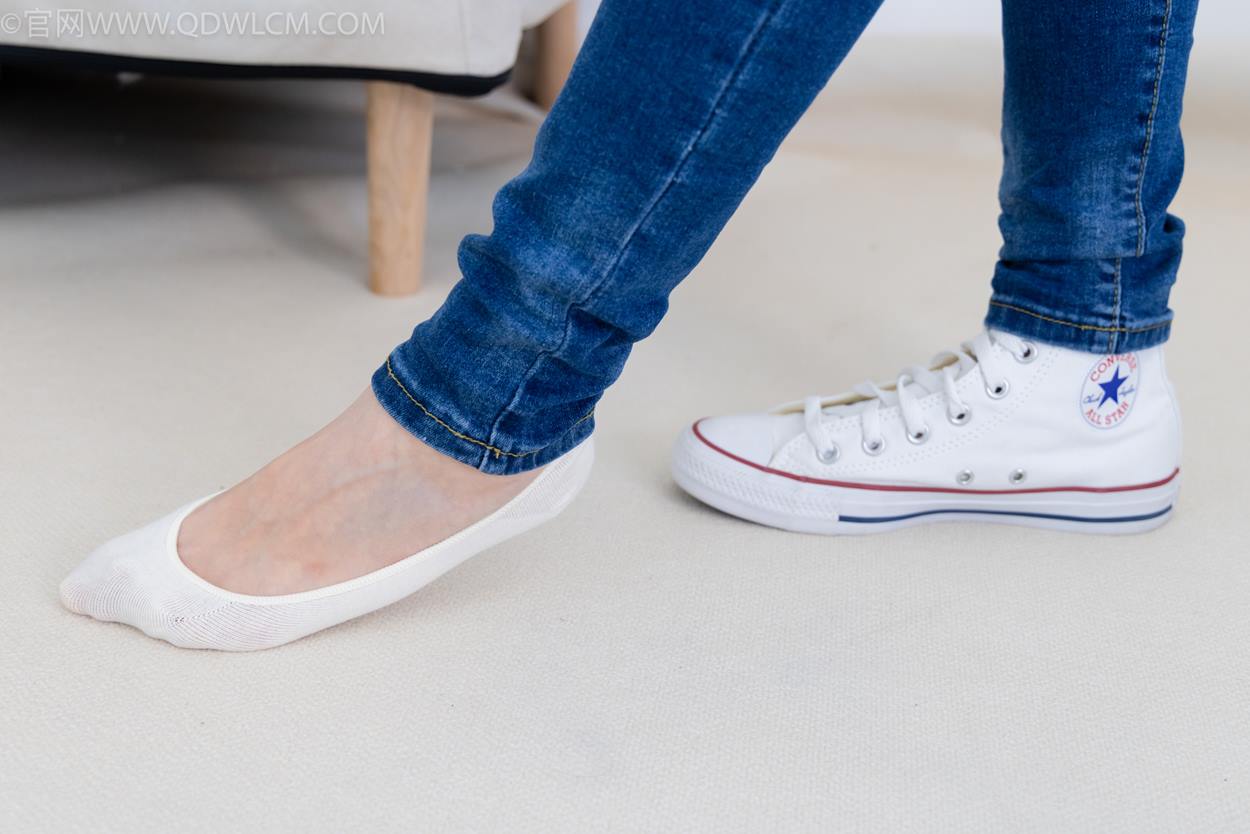 图片[83]-物恋传媒 NO.2329 小竹-帆布鞋、白船袜、肚子疼揉肚子剧情[158P] – 速更版-美库