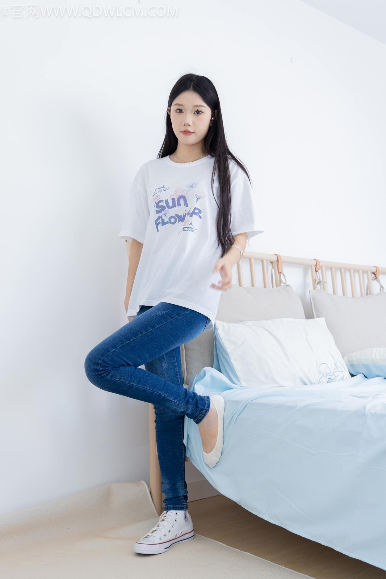 图片[85]-物恋传媒 NO.2329 小竹-帆布鞋、白船袜、肚子疼揉肚子剧情[158P] – 速更版-美库