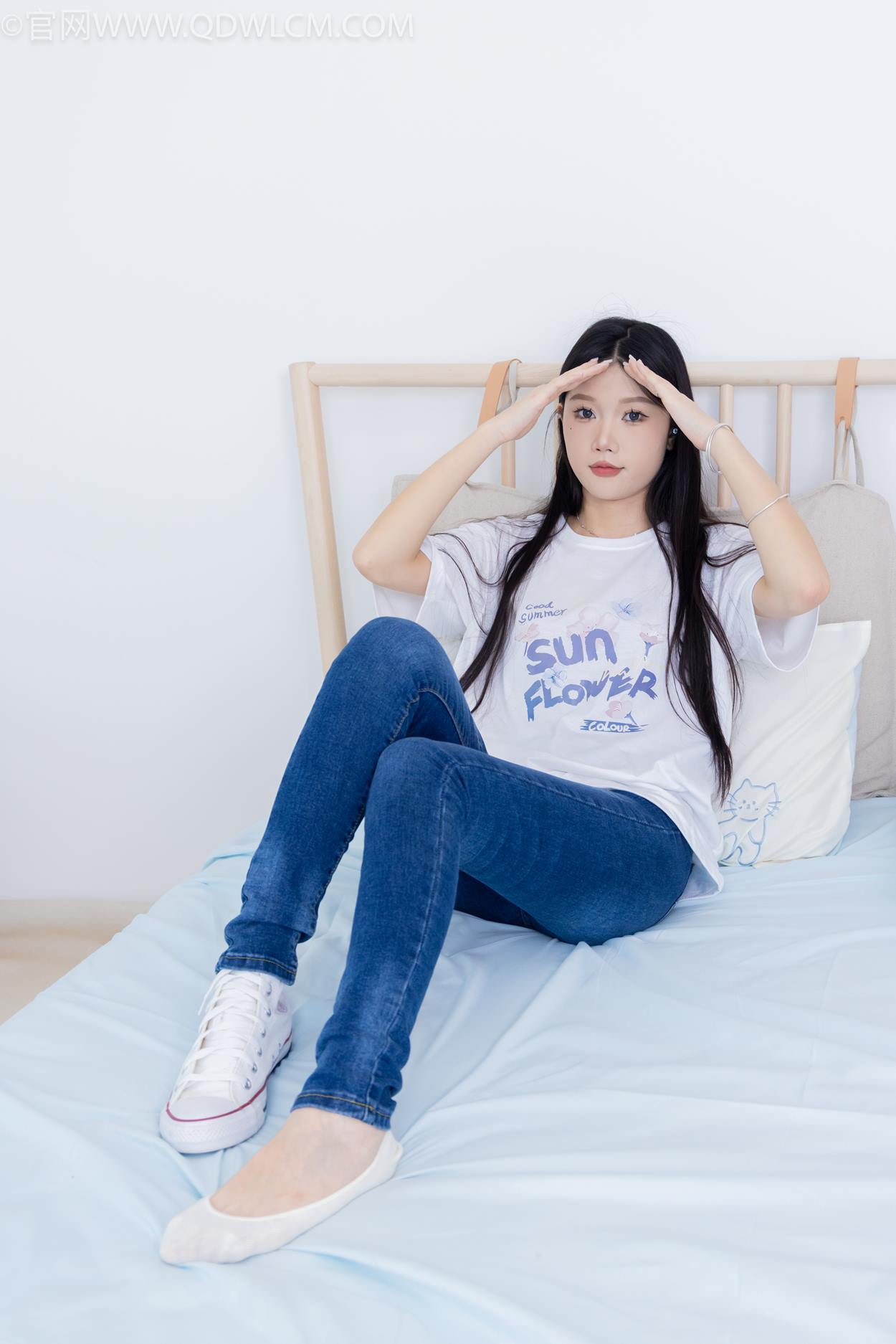 图片[97]-物恋传媒 NO.2329 小竹-帆布鞋、白船袜、肚子疼揉肚子剧情[158P] – 速更版-美库