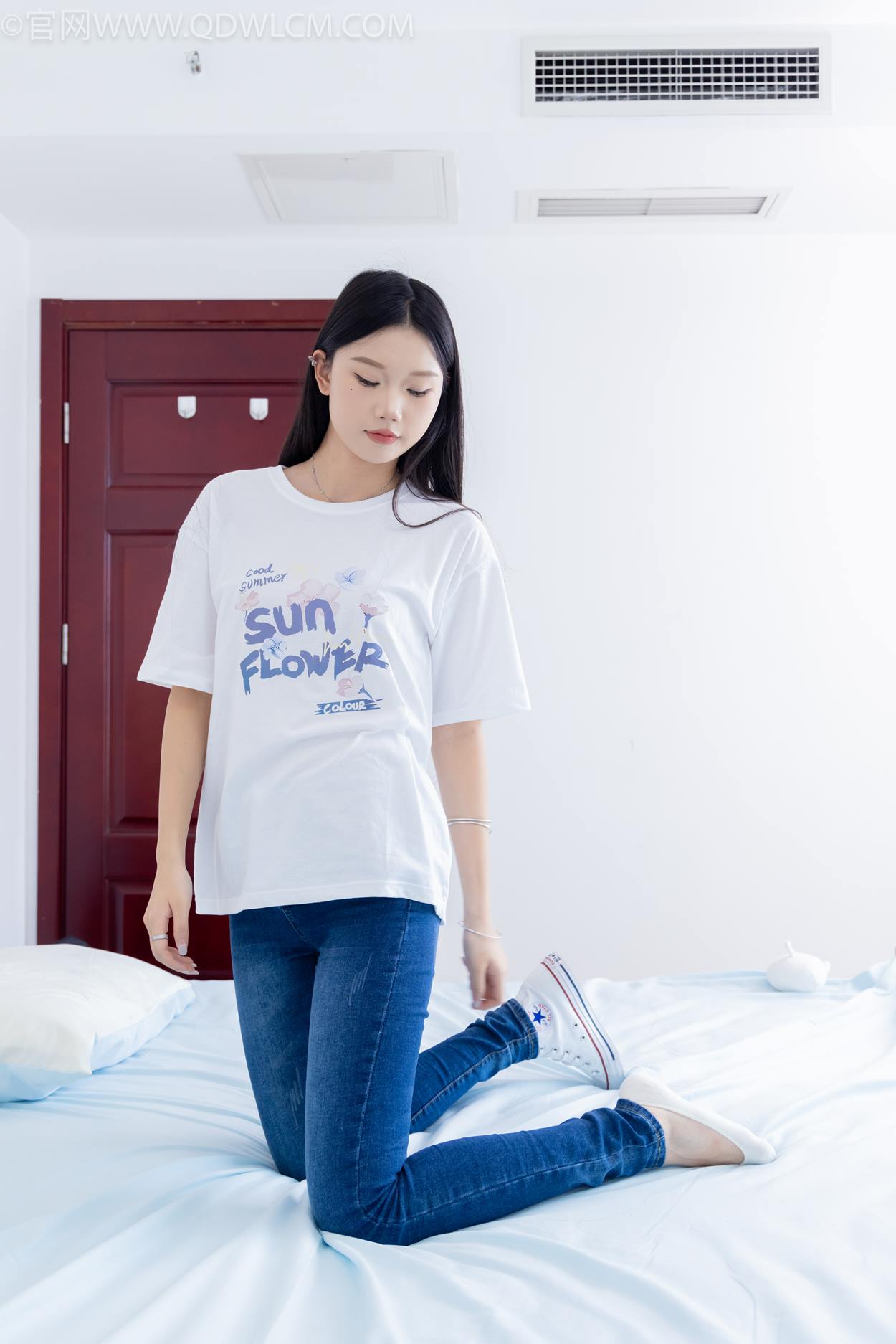 图片[101]-物恋传媒 NO.2329 小竹-帆布鞋、白船袜、肚子疼揉肚子剧情[158P] – 速更版-美库