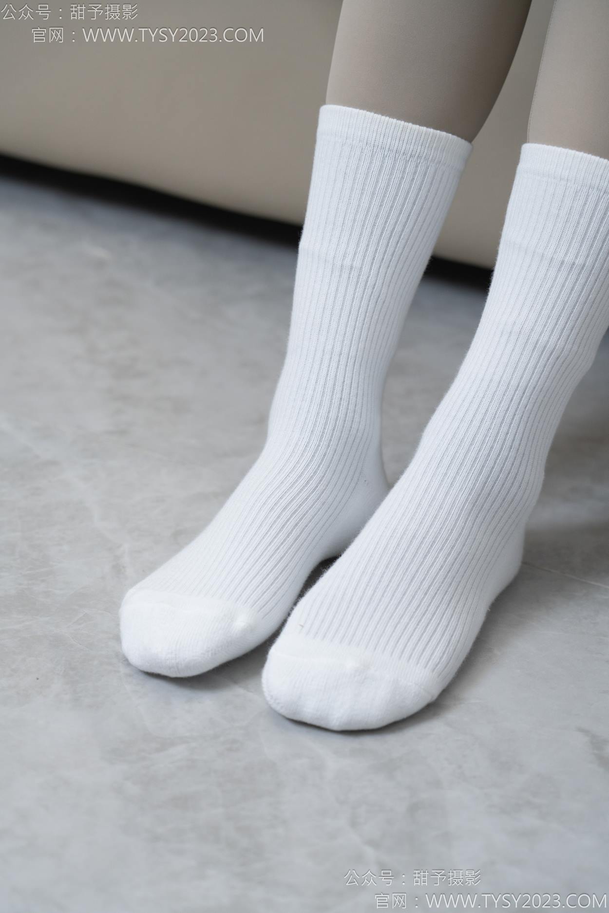 图片[11]-甜予摄影 NO.157 澜澜咖啡豆-帆布鞋、板鞋、白棉袜、薄黑丝、薄肉丝[104P] – 速更版-美库