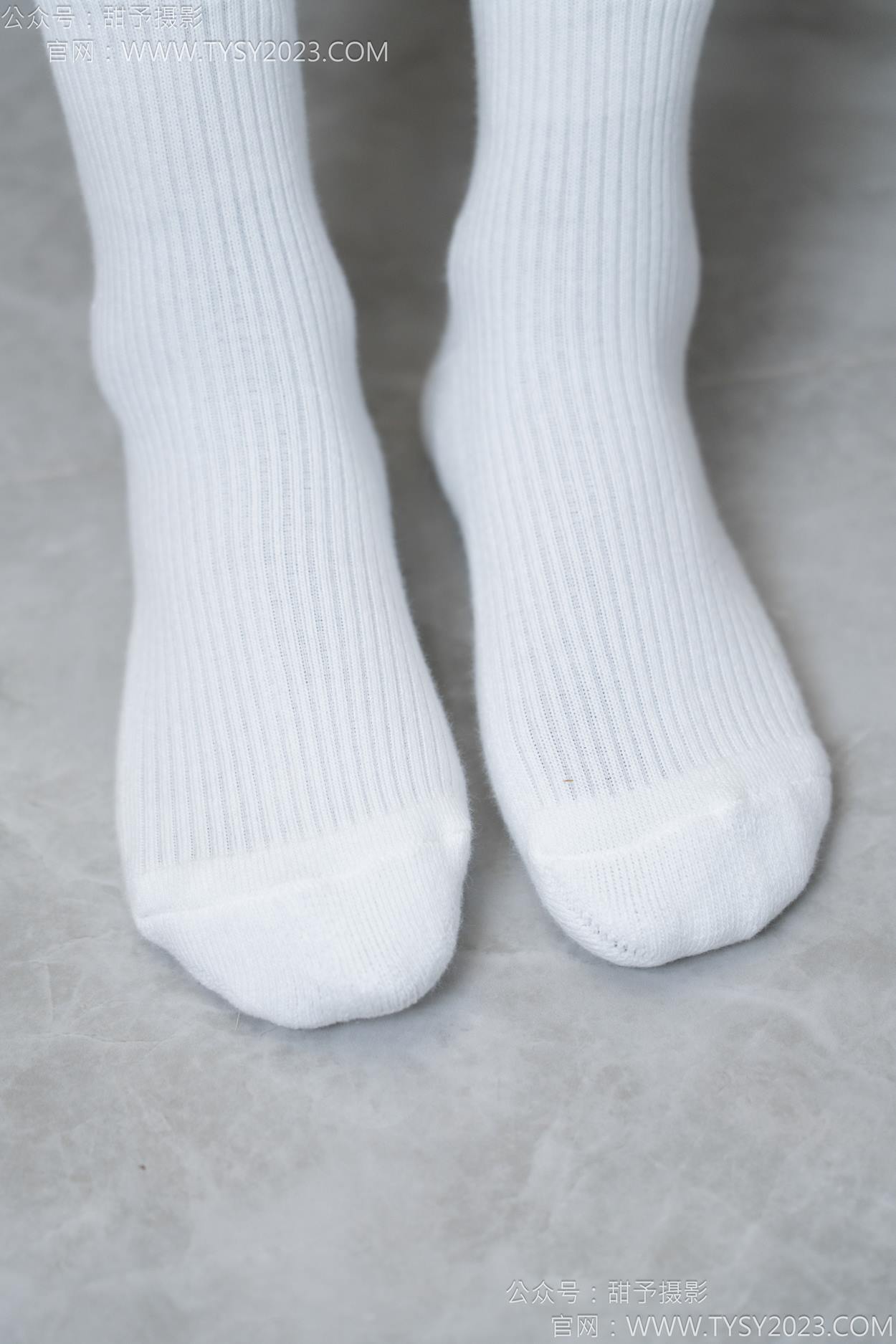 图片[15]-甜予摄影 NO.157 澜澜咖啡豆-帆布鞋、板鞋、白棉袜、薄黑丝、薄肉丝[104P] – 速更版-美库