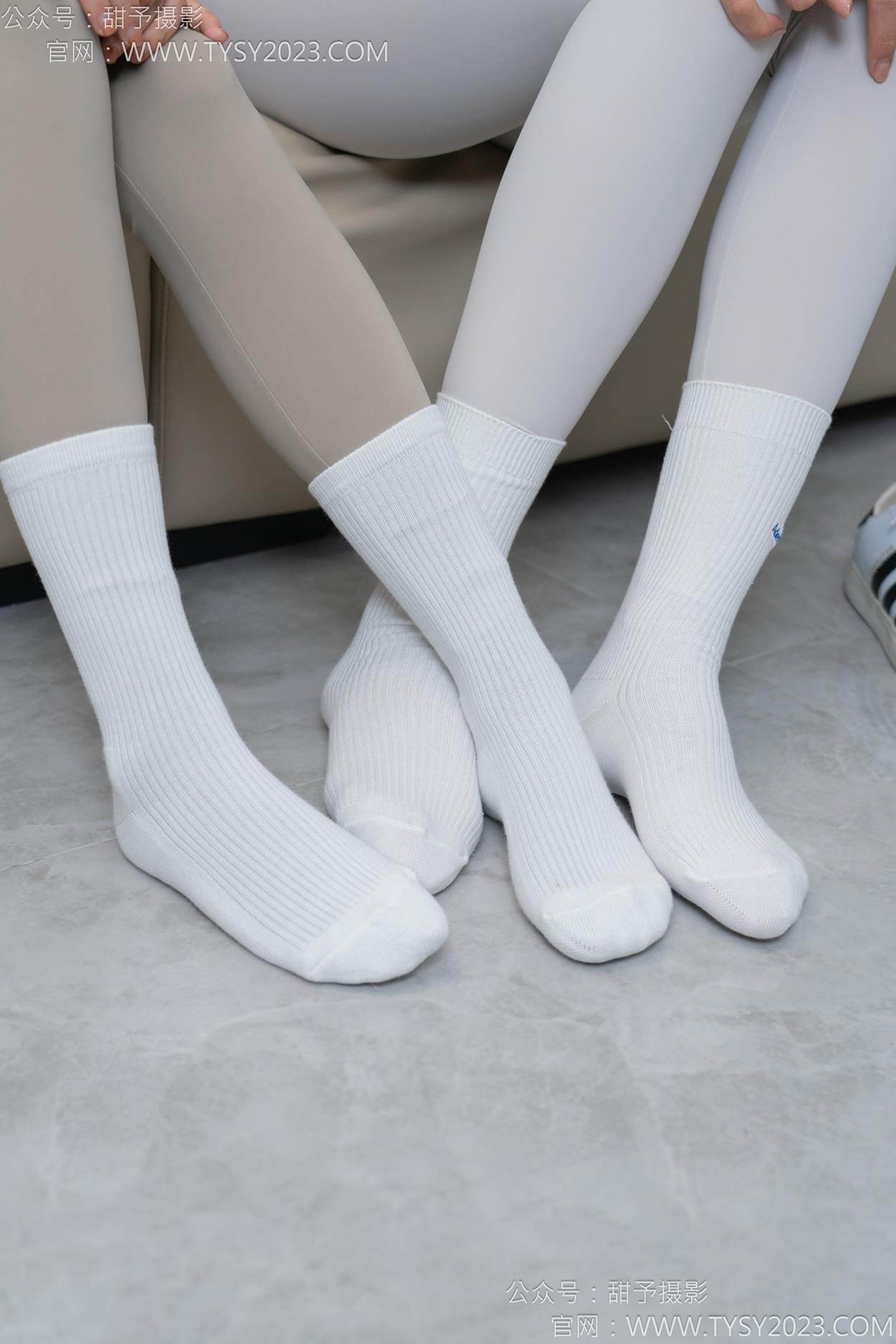 图片[29]-甜予摄影 NO.157 澜澜咖啡豆-帆布鞋、板鞋、白棉袜、薄黑丝、薄肉丝[104P] – 速更版-美库