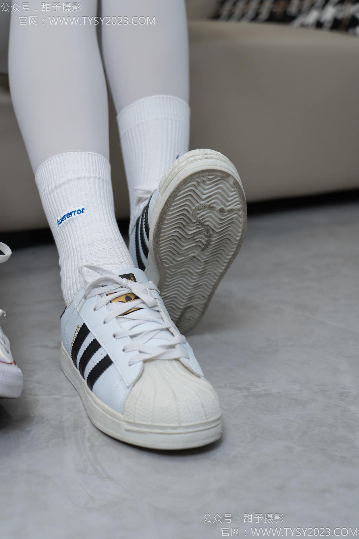 图片[30]-甜予摄影 NO.157 澜澜咖啡豆-帆布鞋、板鞋、白棉袜、薄黑丝、薄肉丝[104P] – 速更版-美库