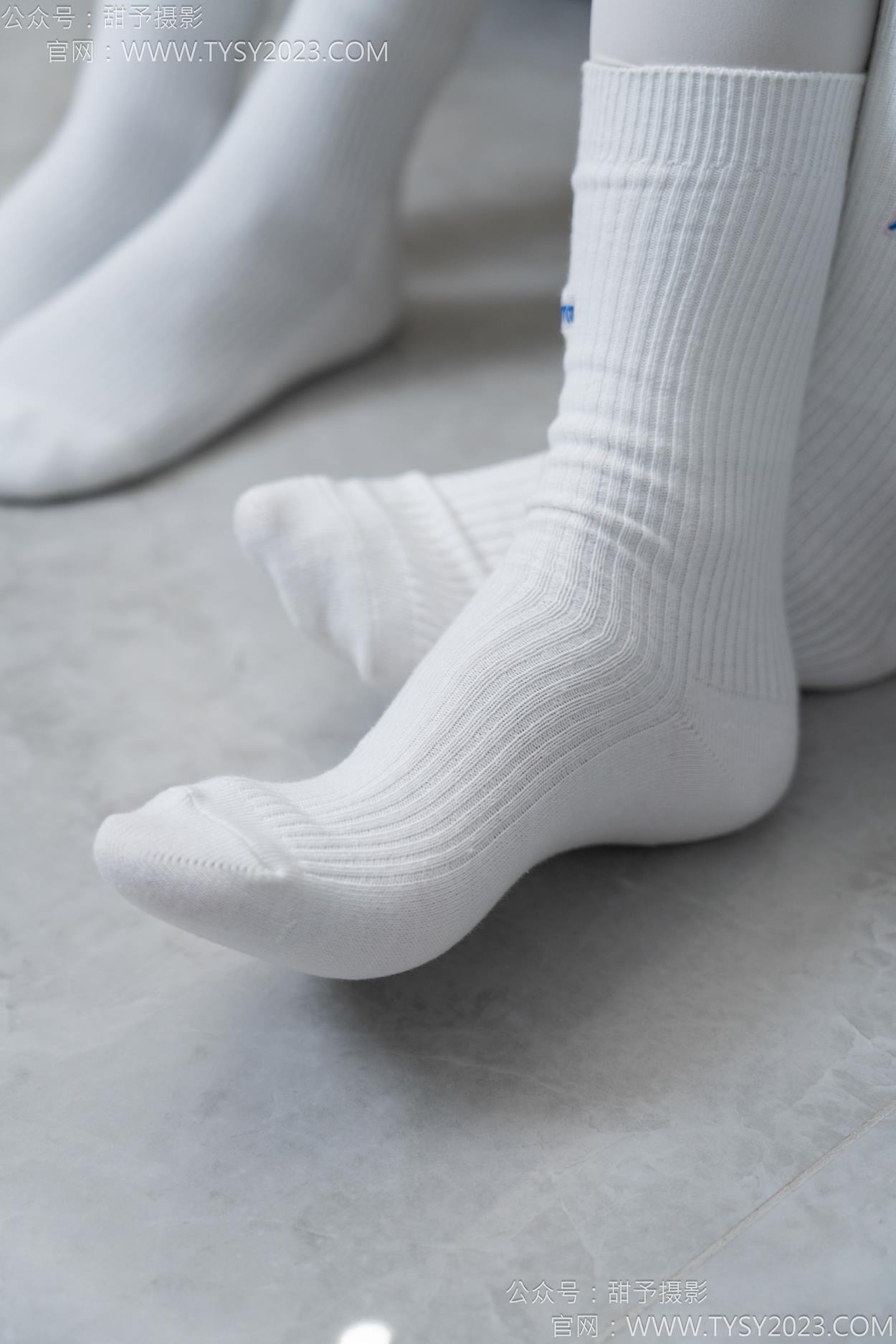 图片[37]-甜予摄影 NO.157 澜澜咖啡豆-帆布鞋、板鞋、白棉袜、薄黑丝、薄肉丝[104P] – 速更版-美库