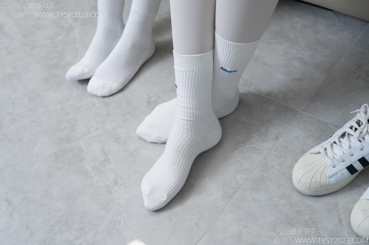 图片[83]-甜予摄影 NO.157 澜澜咖啡豆-帆布鞋、板鞋、白棉袜、薄黑丝、薄肉丝[104P] – 速更版-美库