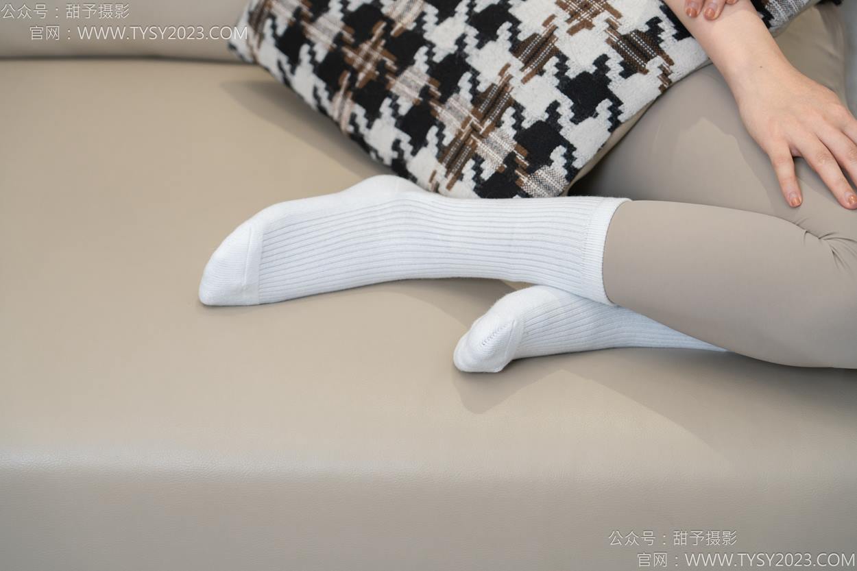图片[84]-甜予摄影 NO.157 澜澜咖啡豆-帆布鞋、板鞋、白棉袜、薄黑丝、薄肉丝[104P] – 速更版-美库