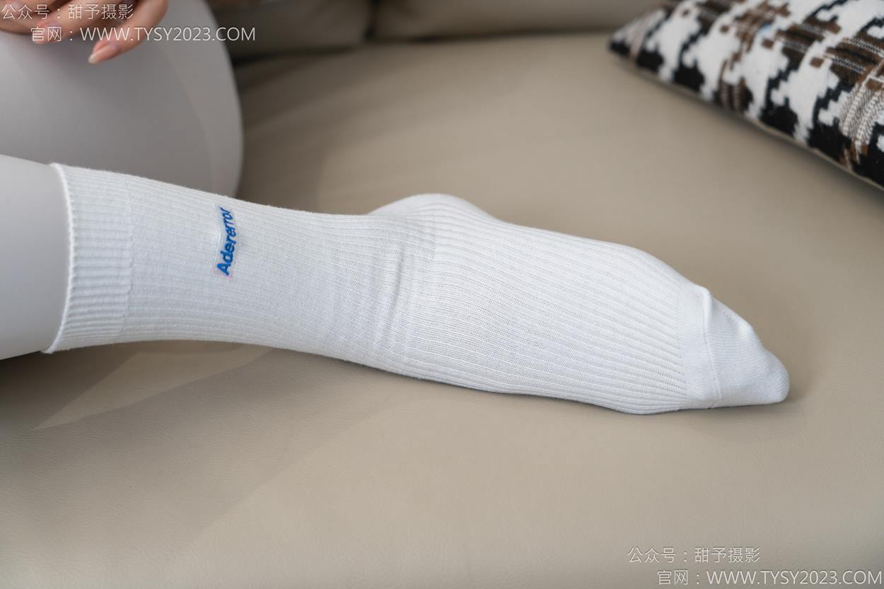 图片[85]-甜予摄影 NO.157 澜澜咖啡豆-帆布鞋、板鞋、白棉袜、薄黑丝、薄肉丝[104P] – 速更版-美库