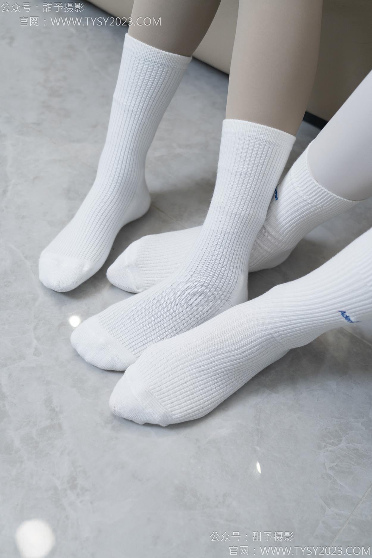 图片[101]-甜予摄影 NO.157 澜澜咖啡豆-帆布鞋、板鞋、白棉袜、薄黑丝、薄肉丝[104P] – 速更版-美库