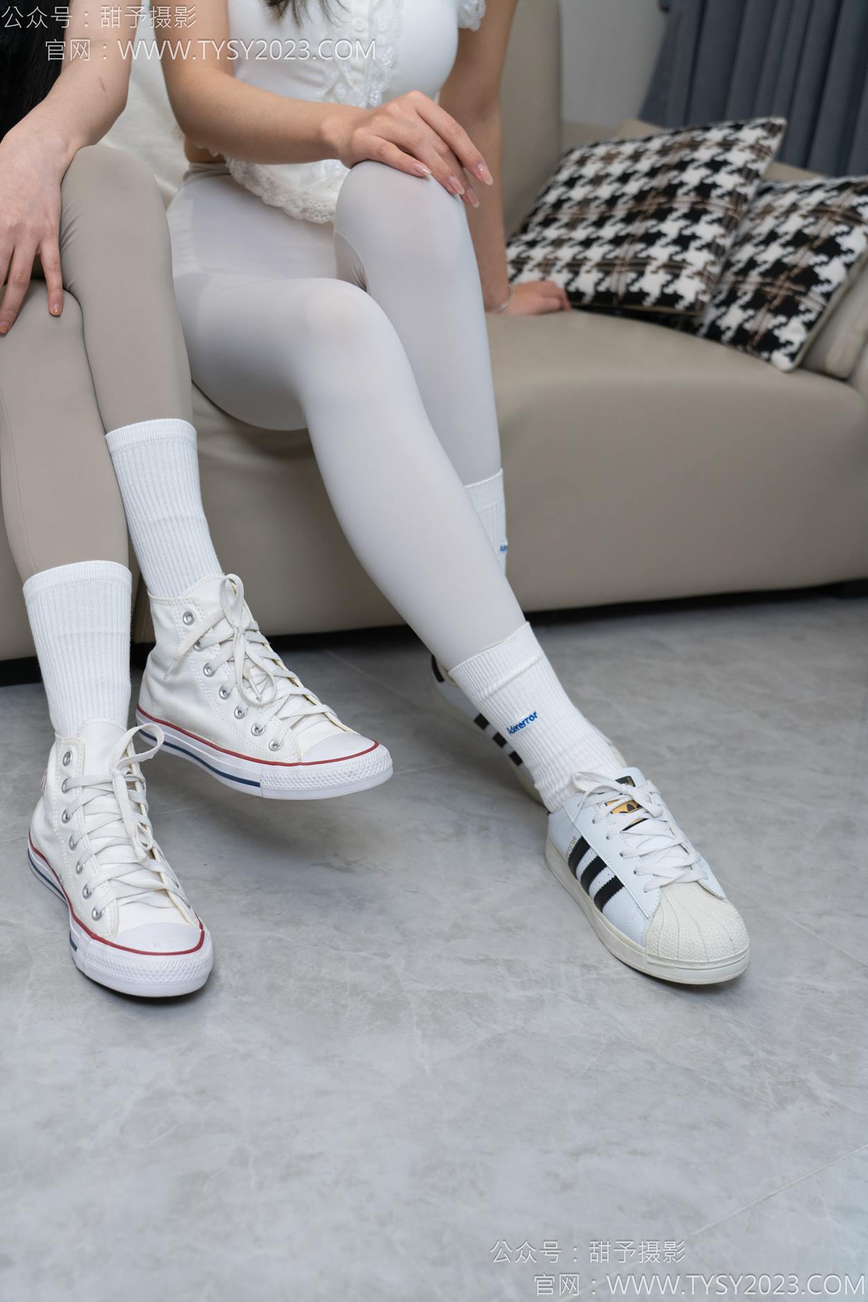 图片[102]-甜予摄影 NO.157 澜澜咖啡豆-帆布鞋、板鞋、白棉袜、薄黑丝、薄肉丝[104P] – 速更版-美库