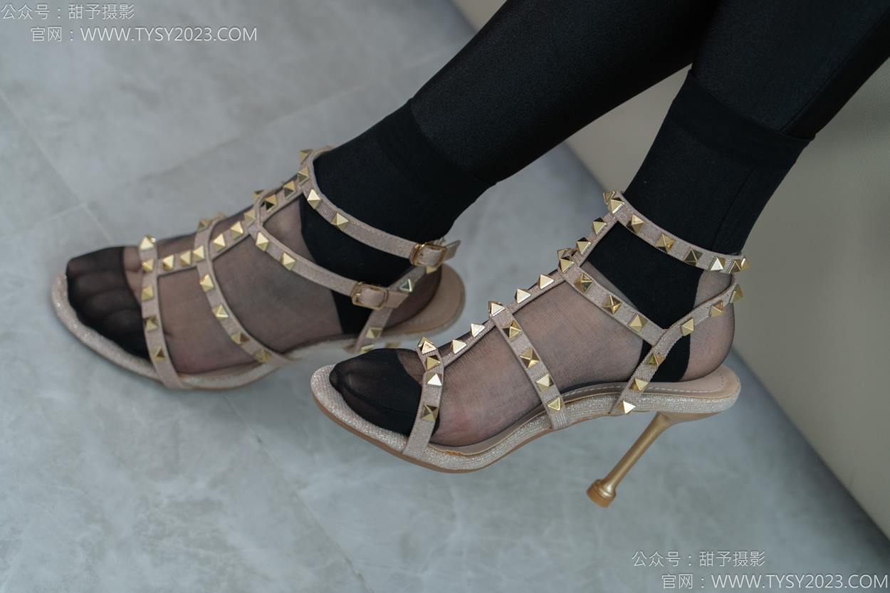 图片[10]-甜予摄影 NO.158 梦梦-高跟鞋、短肉丝、短黑丝、裸足[130P] – 速更版-美库