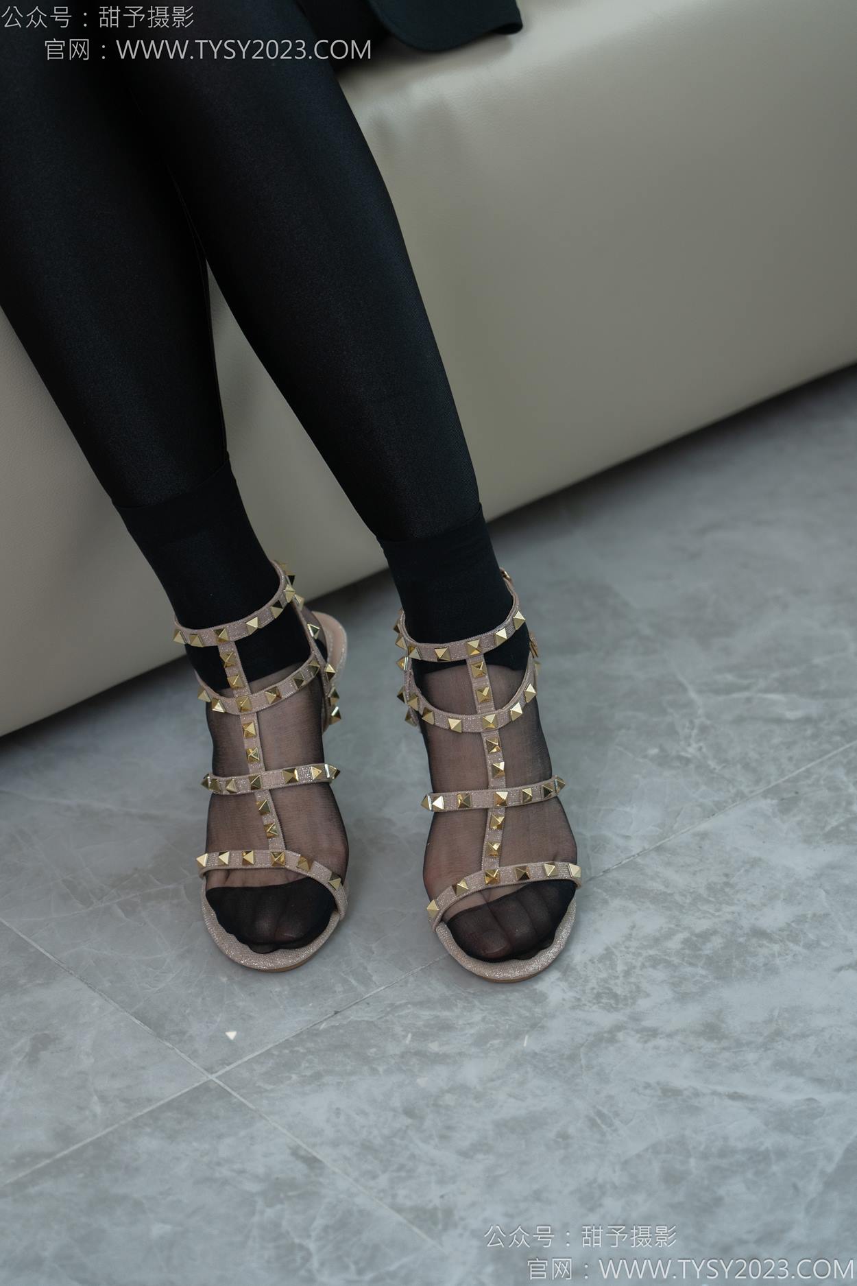 图片[15]-甜予摄影 NO.158 梦梦-高跟鞋、短肉丝、短黑丝、裸足[130P] – 速更版-美库