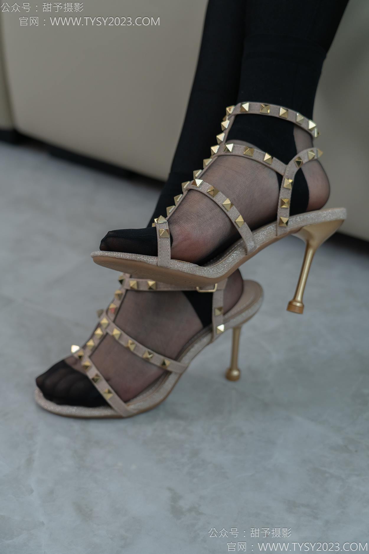 图片[21]-甜予摄影 NO.158 梦梦-高跟鞋、短肉丝、短黑丝、裸足[130P] – 速更版-美库