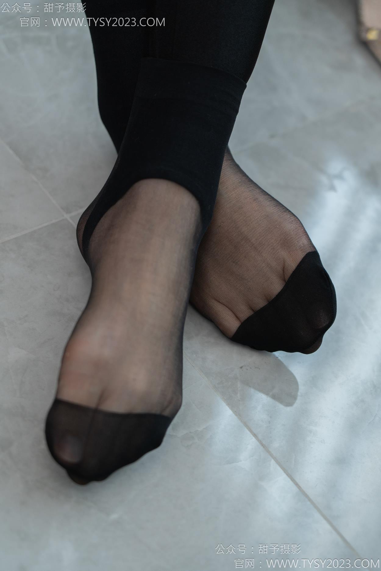 图片[33]-甜予摄影 NO.158 梦梦-高跟鞋、短肉丝、短黑丝、裸足[130P] – 速更版-美库