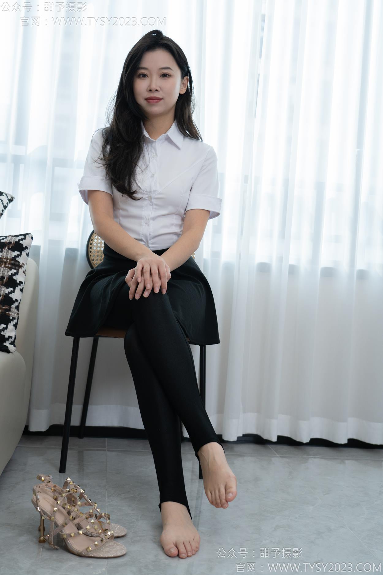 图片[61]-甜予摄影 NO.158 梦梦-高跟鞋、短肉丝、短黑丝、裸足[130P] – 速更版-美库