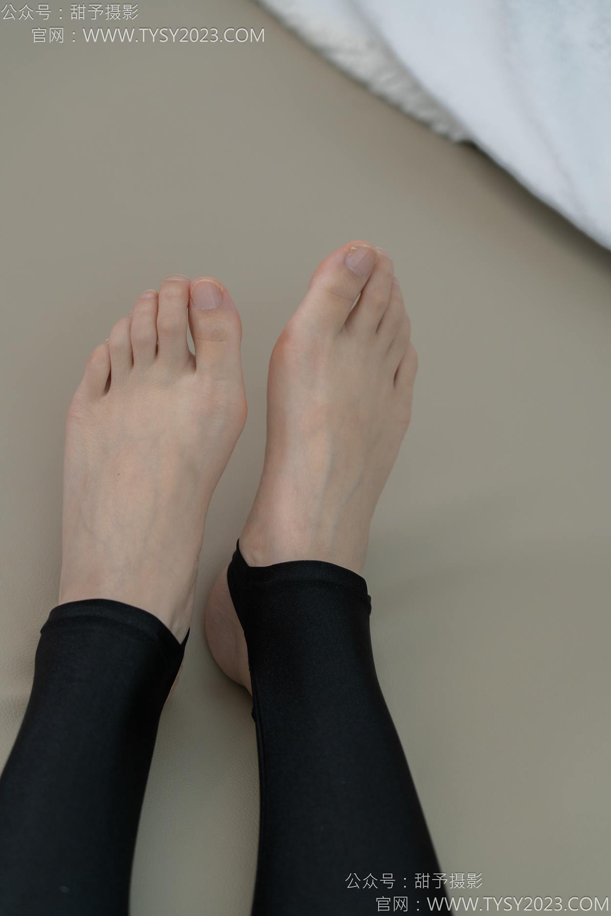 图片[74]-甜予摄影 NO.158 梦梦-高跟鞋、短肉丝、短黑丝、裸足[130P] – 速更版-美库