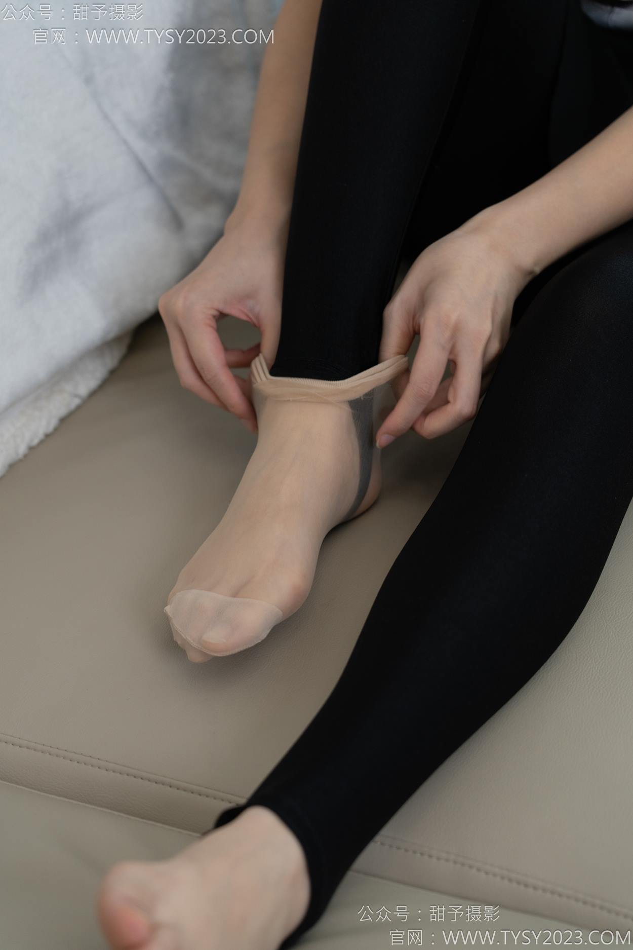 图片[88]-甜予摄影 NO.158 梦梦-高跟鞋、短肉丝、短黑丝、裸足[130P] – 速更版-美库