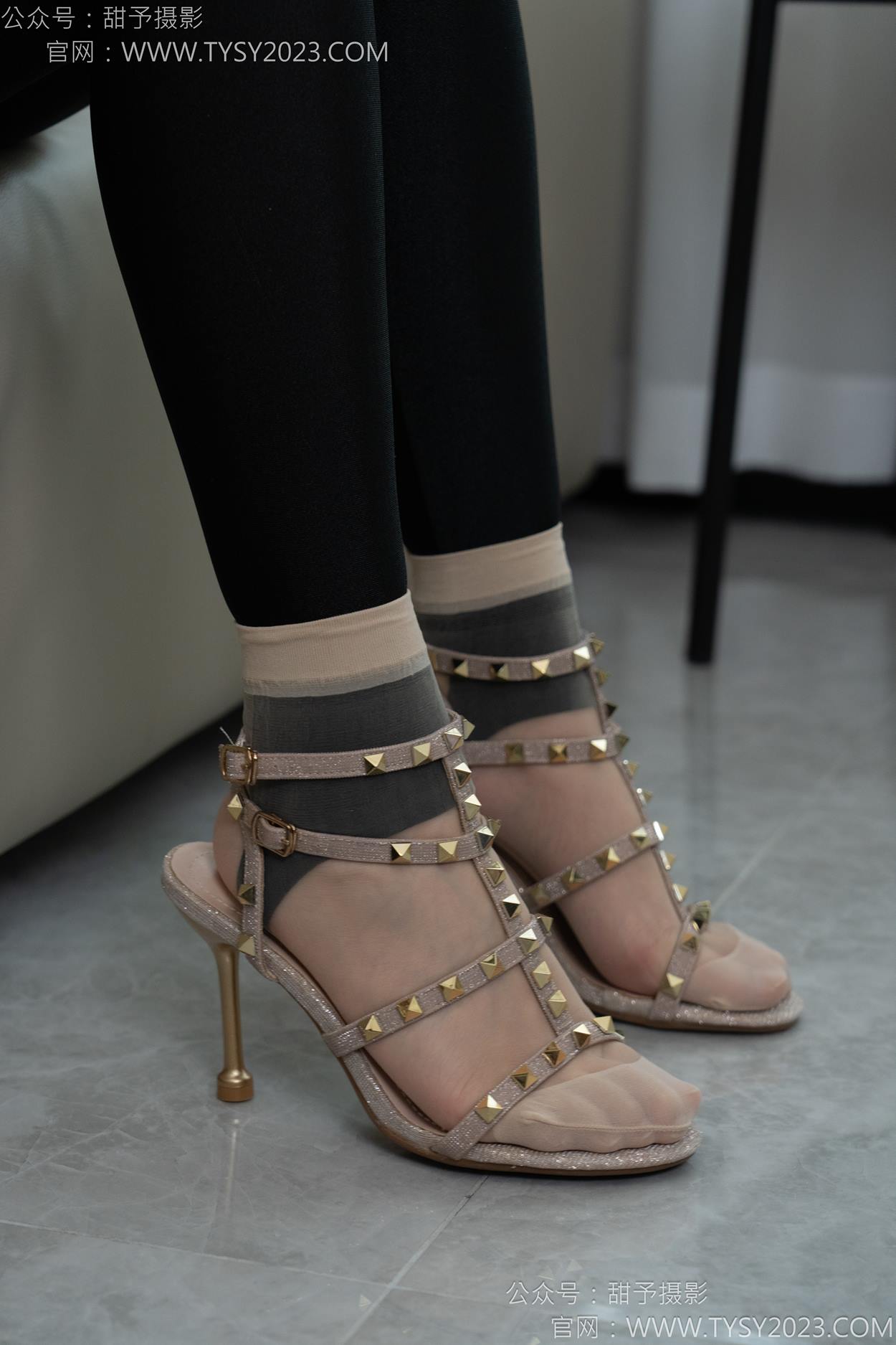 图片[119]-甜予摄影 NO.158 梦梦-高跟鞋、短肉丝、短黑丝、裸足[130P] – 速更版-美库