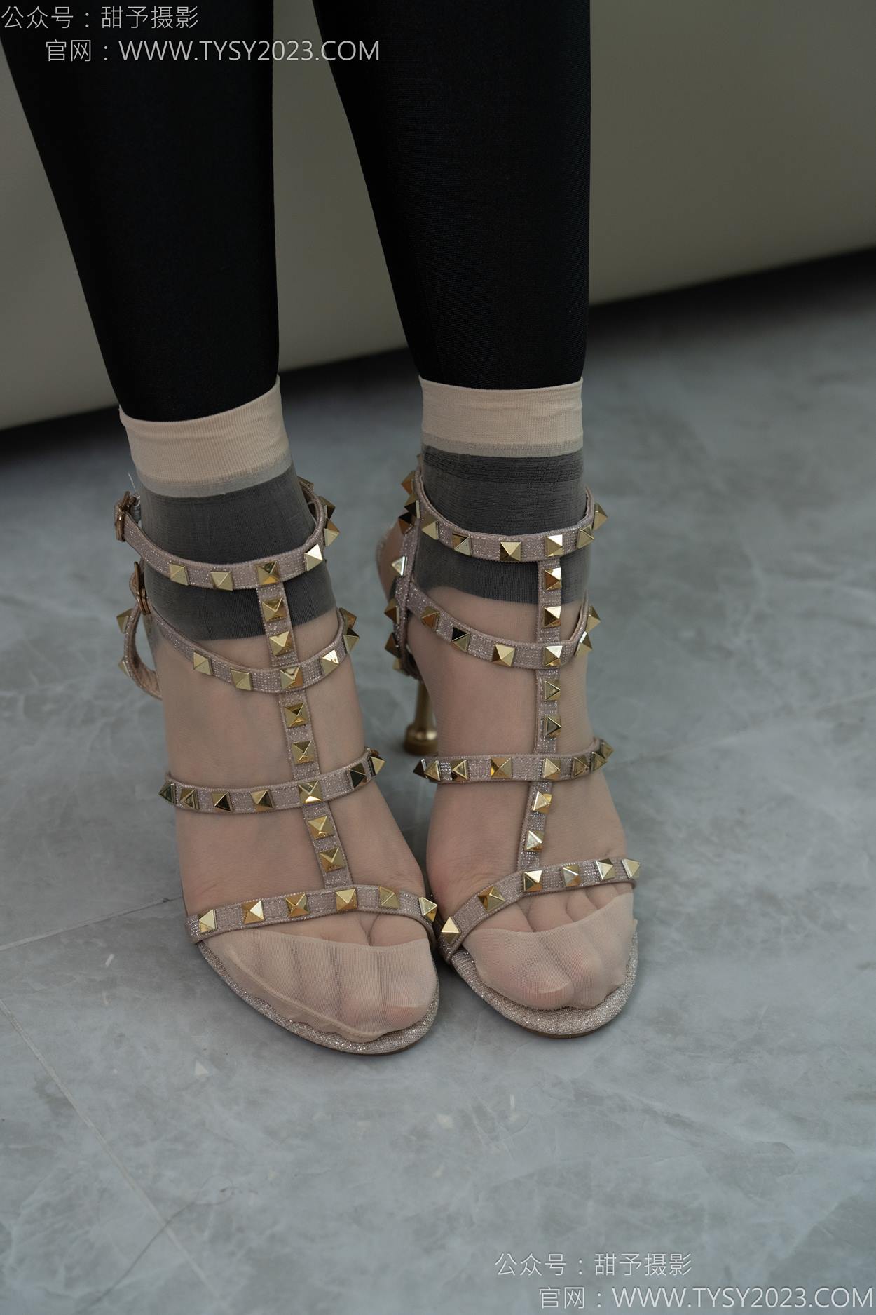 图片[121]-甜予摄影 NO.158 梦梦-高跟鞋、短肉丝、短黑丝、裸足[130P] – 速更版-美库