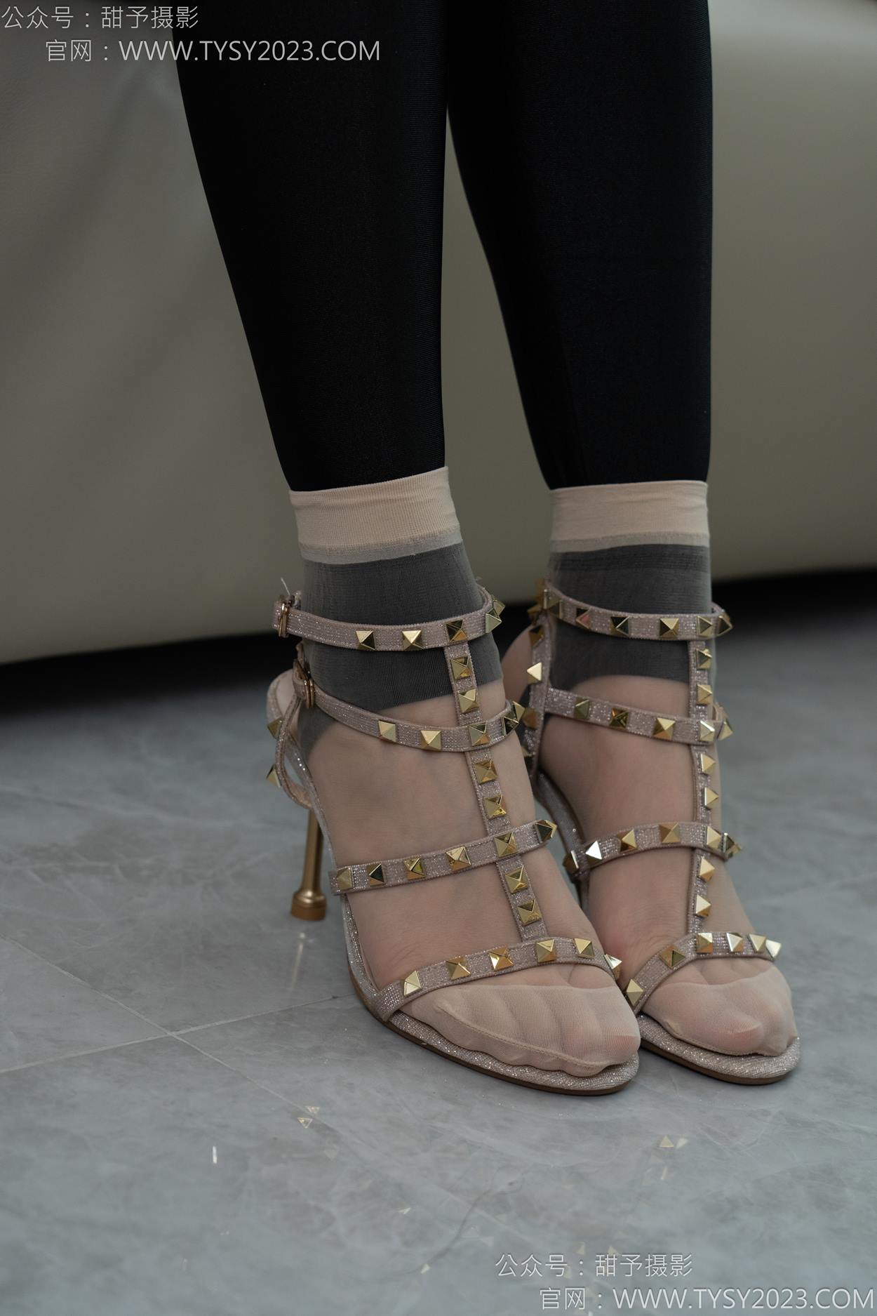 图片[122]-甜予摄影 NO.158 梦梦-高跟鞋、短肉丝、短黑丝、裸足[130P] – 速更版-美库