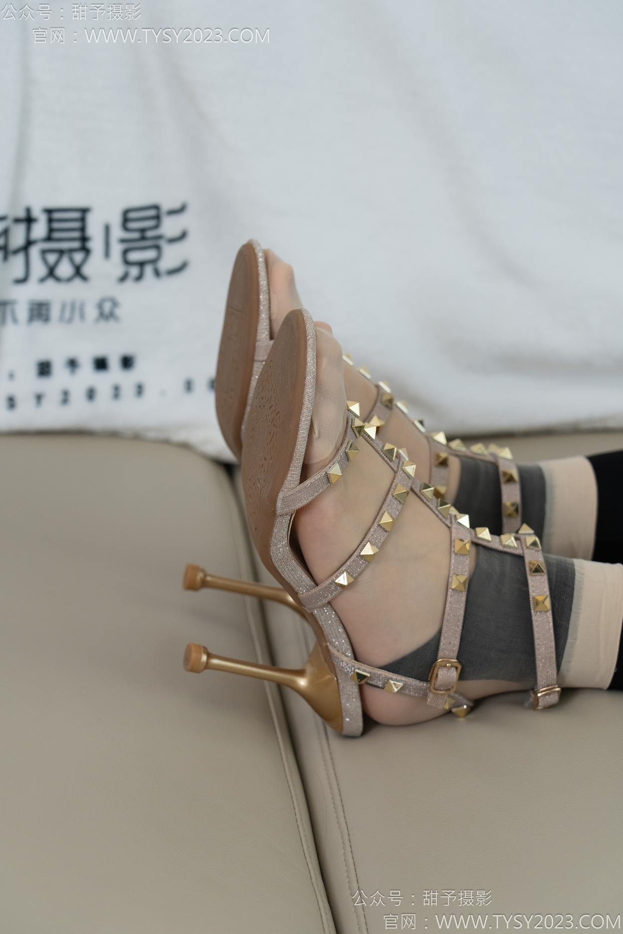 图片[128]-甜予摄影 NO.158 梦梦-高跟鞋、短肉丝、短黑丝、裸足[130P] – 速更版-美库