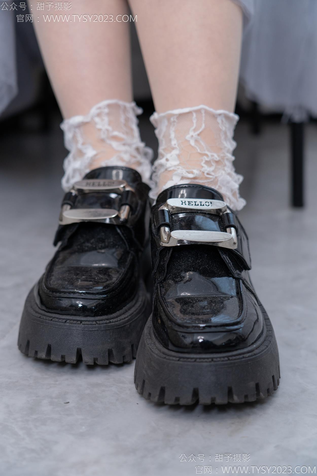 图片[11]-甜予摄影 NO.159 杨梅-皮鞋、蕾丝袜、薄肉丝[88P] – 速更版-美库