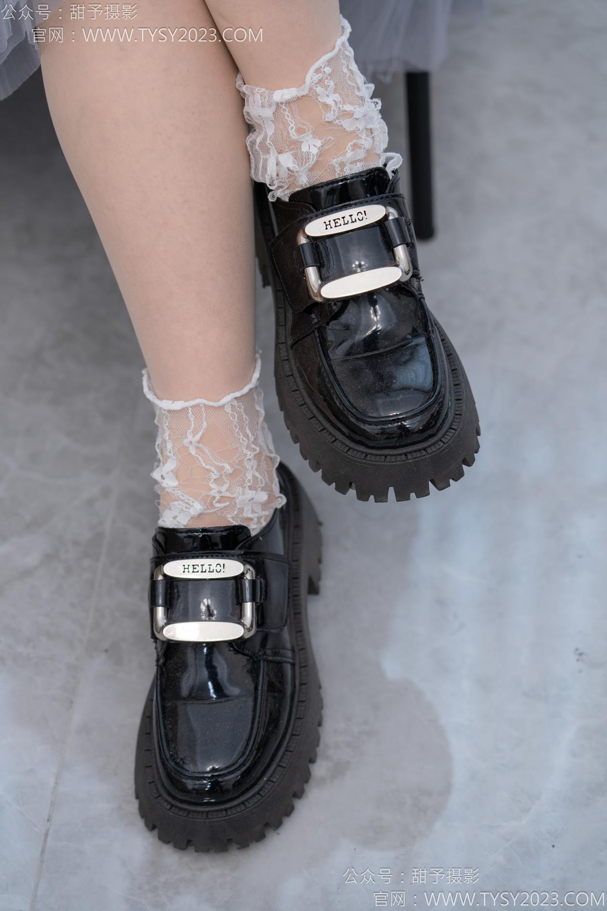 图片[14]-甜予摄影 NO.159 杨梅-皮鞋、蕾丝袜、薄肉丝[88P] – 速更版-美库