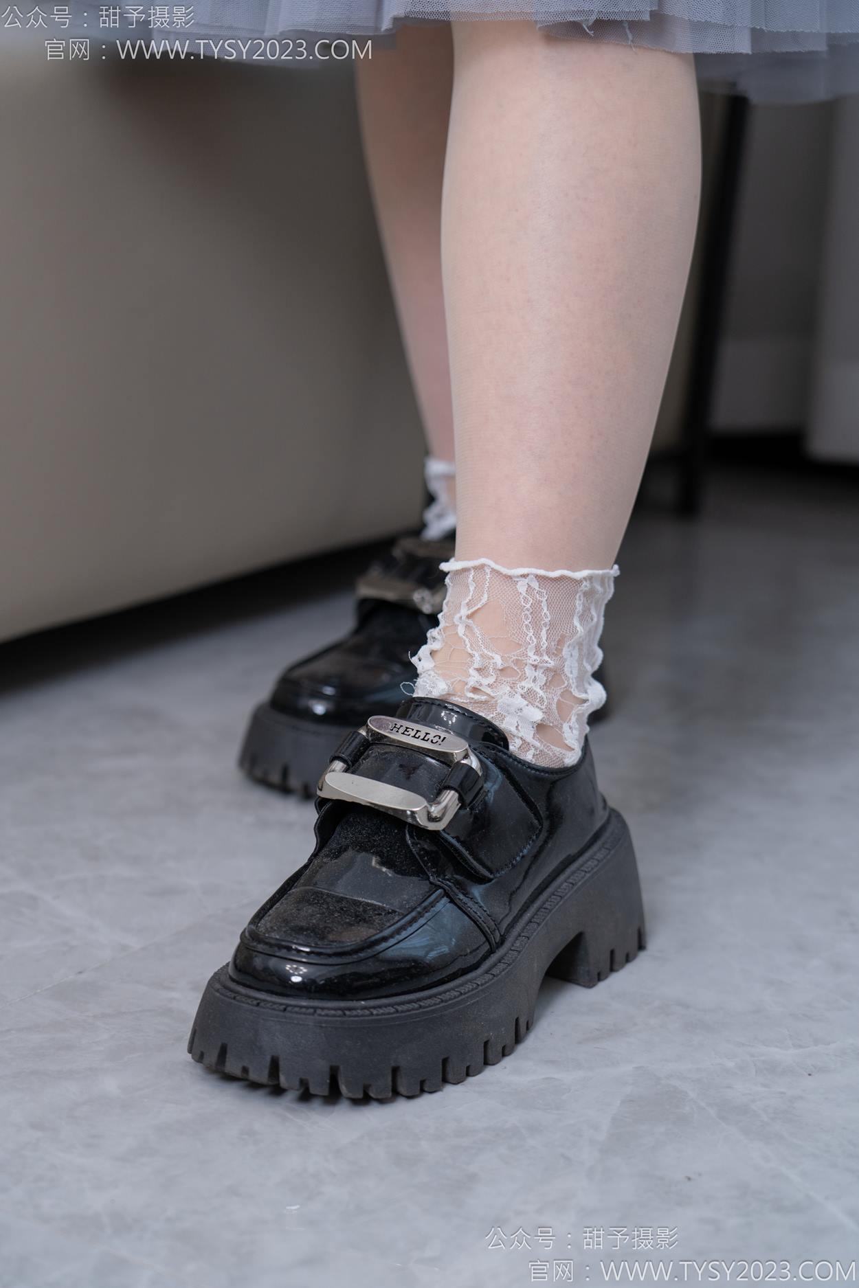 图片[19]-甜予摄影 NO.159 杨梅-皮鞋、蕾丝袜、薄肉丝[88P] – 速更版-美库