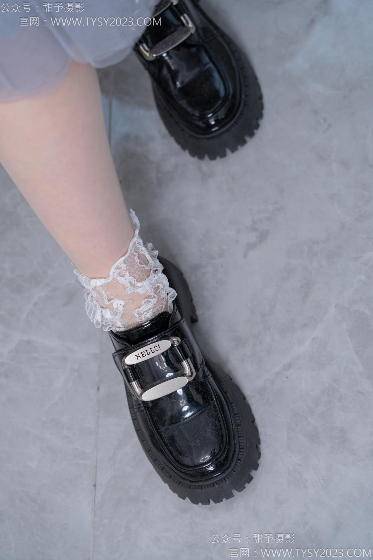 图片[24]-甜予摄影 NO.159 杨梅-皮鞋、蕾丝袜、薄肉丝[88P] – 速更版-美库