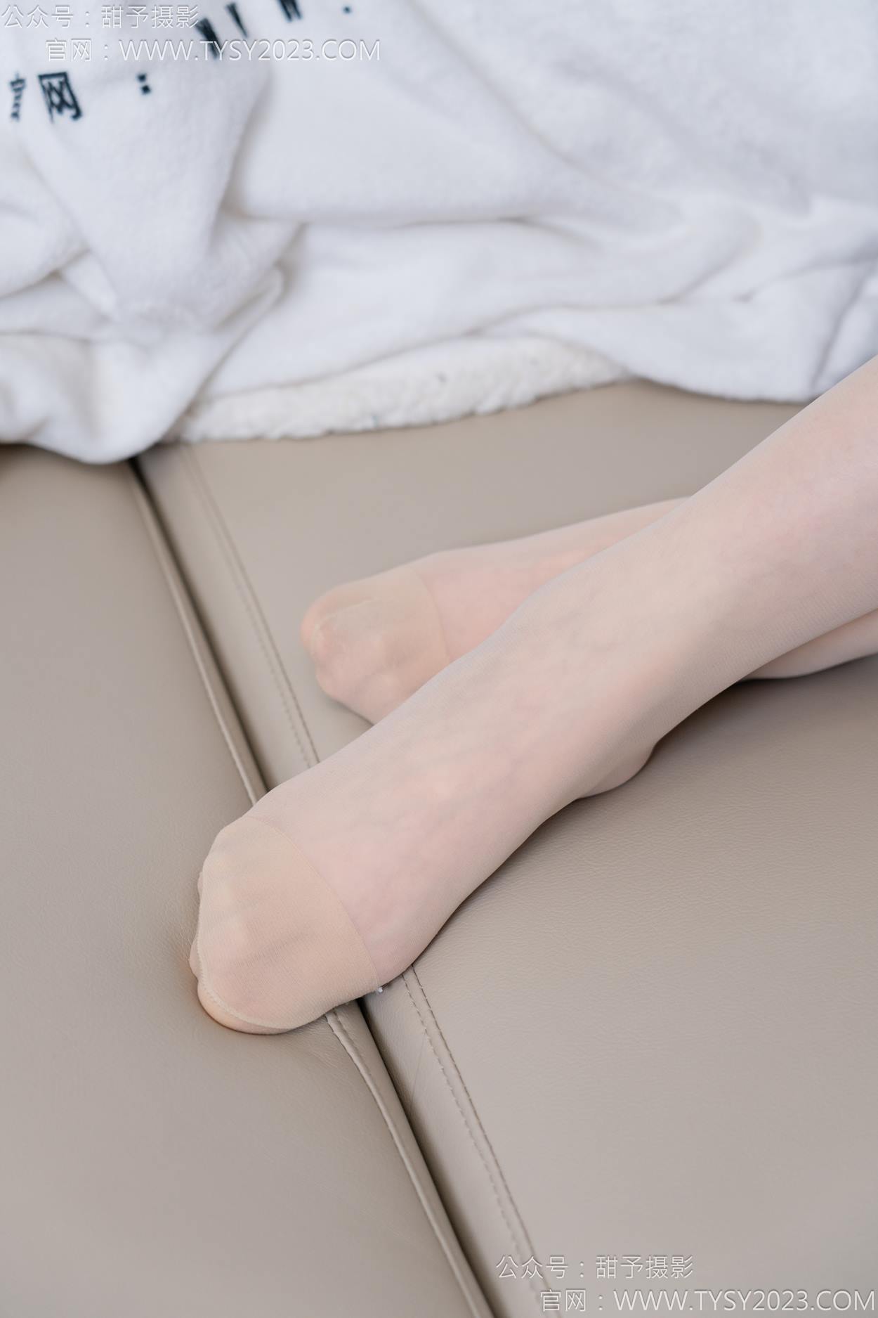 图片[81]-甜予摄影 NO.159 杨梅-皮鞋、蕾丝袜、薄肉丝[88P] – 速更版-美库