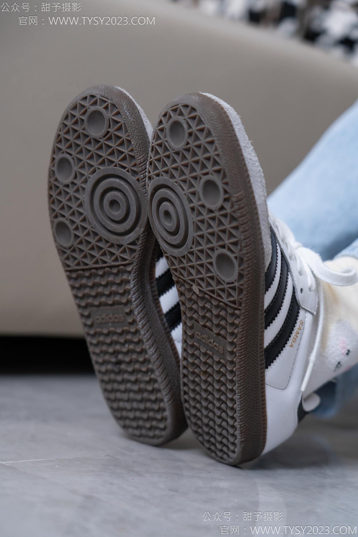 图片[14]-甜予摄影 NO.160 番茄-板鞋、印花棉袜、裸足[105P] – 速更版-美库