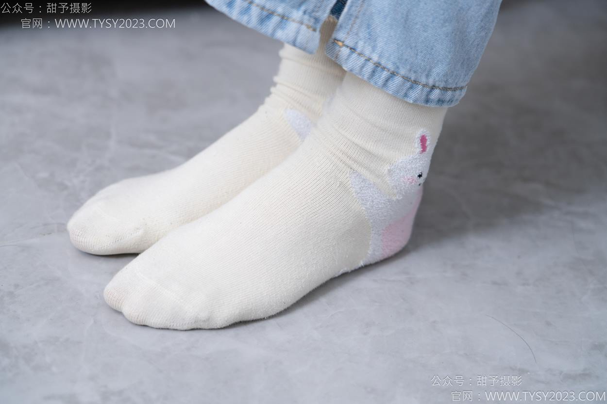 图片[24]-甜予摄影 NO.160 番茄-板鞋、印花棉袜、裸足[105P] – 速更版-美库