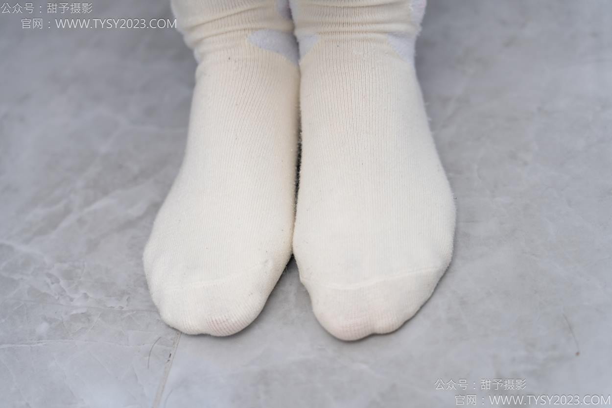 图片[25]-甜予摄影 NO.160 番茄-板鞋、印花棉袜、裸足[105P] – 速更版-美库