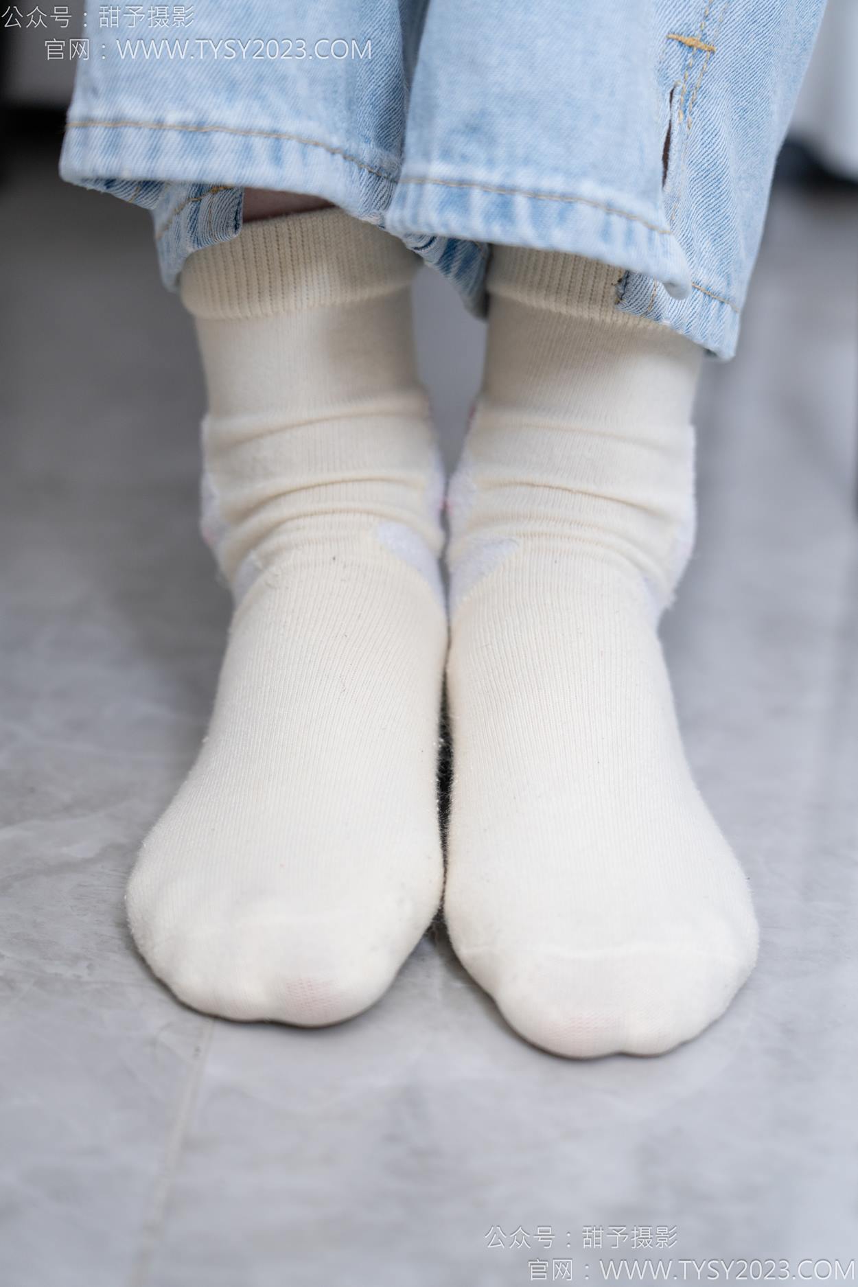 图片[28]-甜予摄影 NO.160 番茄-板鞋、印花棉袜、裸足[105P] – 速更版-美库