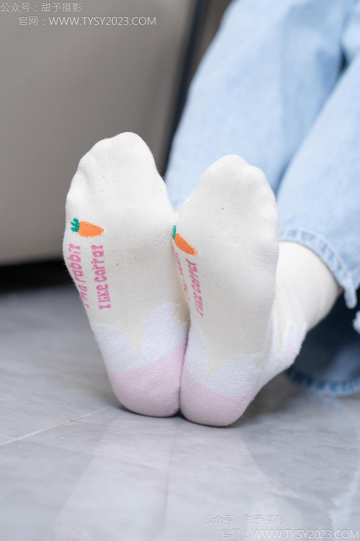 图片[30]-甜予摄影 NO.160 番茄-板鞋、印花棉袜、裸足[105P] – 速更版-美库